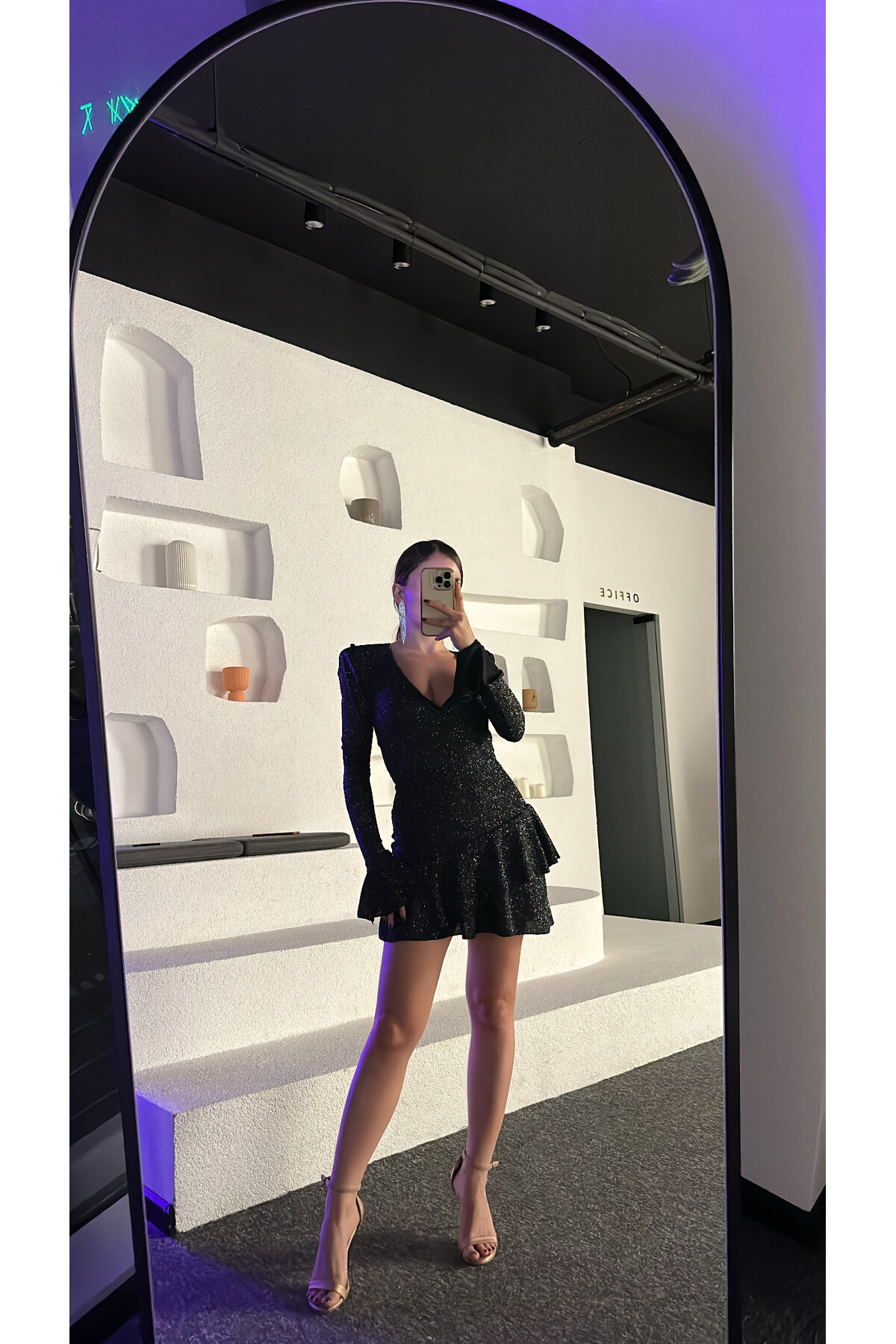 Hills Party Collection Siyah V Yaka Vatkalı Simli Mini Elbise  Siyah