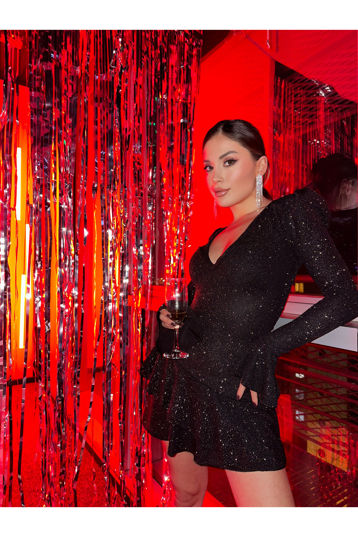 Hills Party Collection Siyah V Yaka Vatkalı Simli Mini Elbise  Siyah