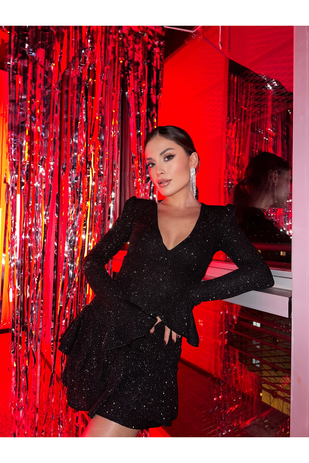 Hills Party Collection Siyah V Yaka Vatkalı Simli Mini Elbise  Siyah