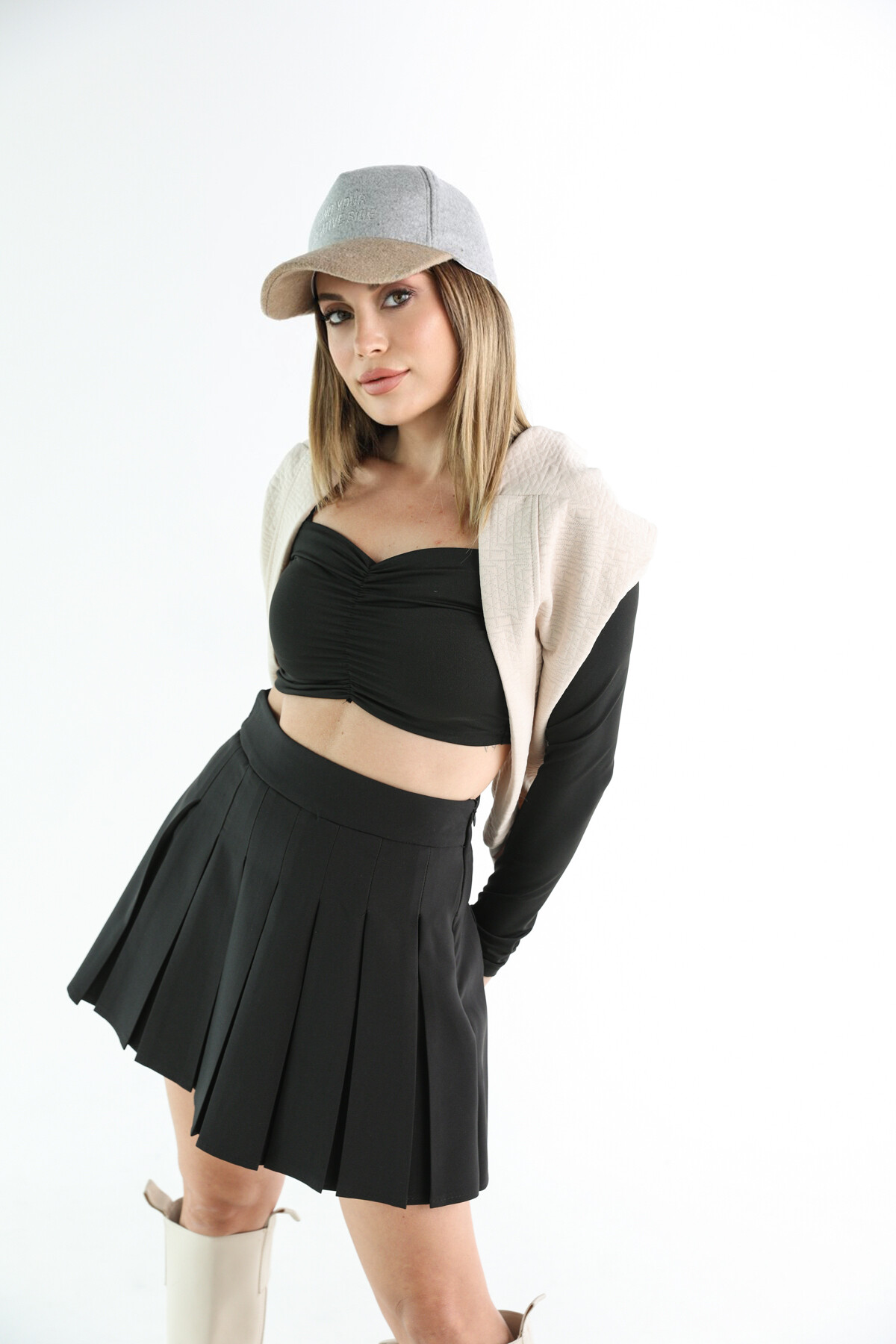 Kadın A Kesim Piliseli Mini Etek Siyah