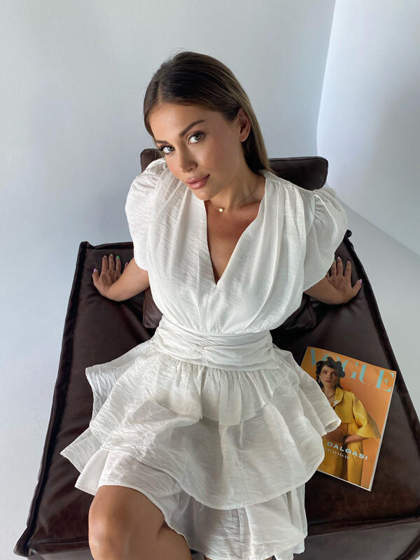 Kadın Beyaz Ağaç Kabuğu Kumaş Volanlı Elbise 