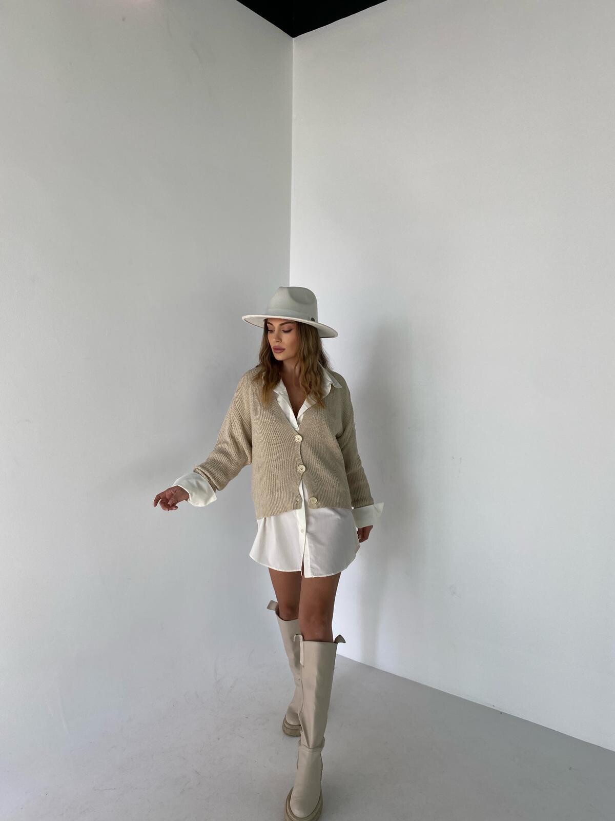 Kadın Camel Önden Düğmeli Buklet Kumaş Hırka 