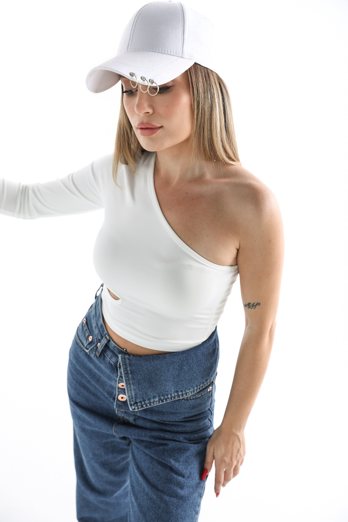 Kadın Dalgıç Kumaş Tek Omuz Bel Pencere Detay Bluz Beyaz