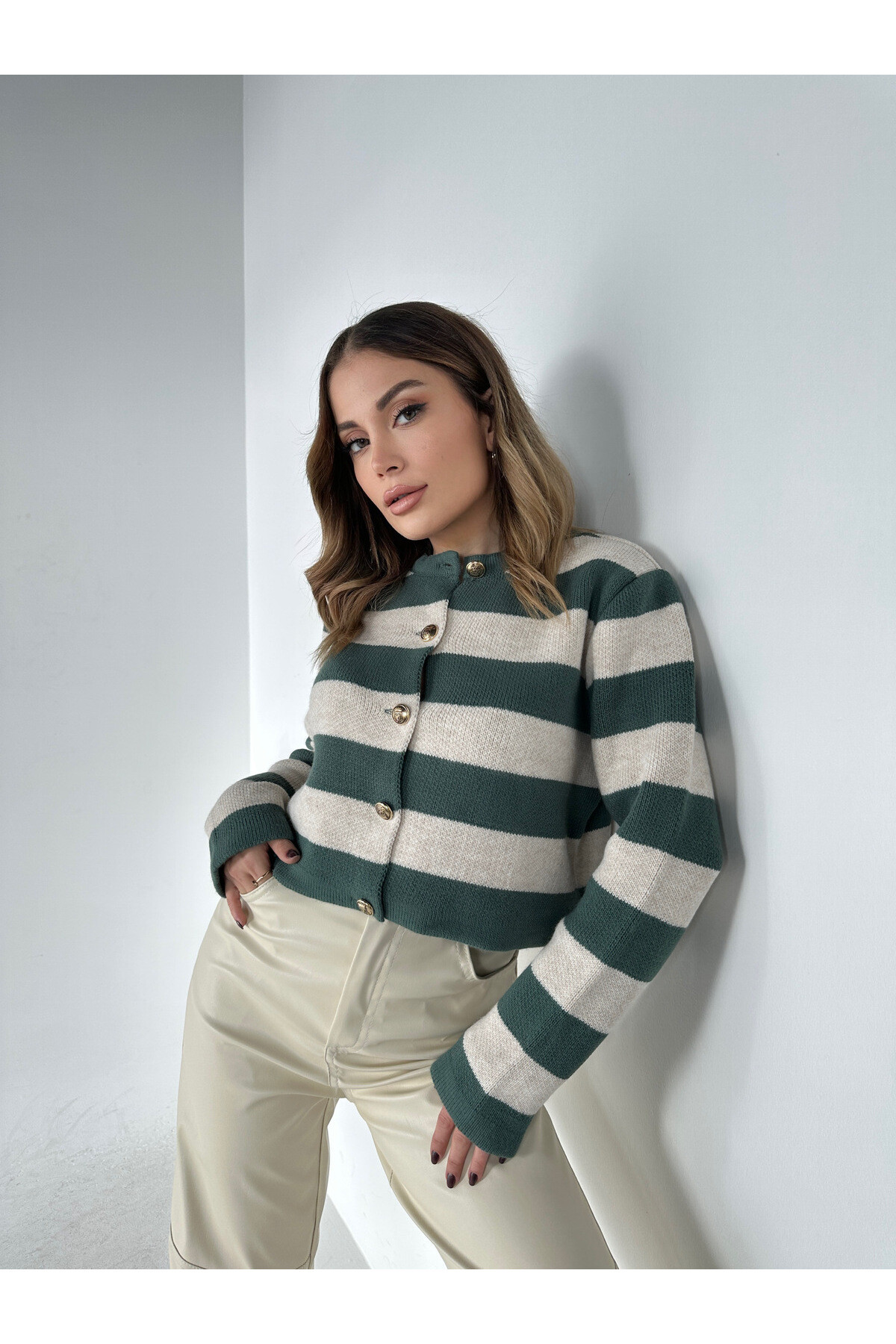 Kadın Gold Düğme Detay Çizgili Triko Hırka