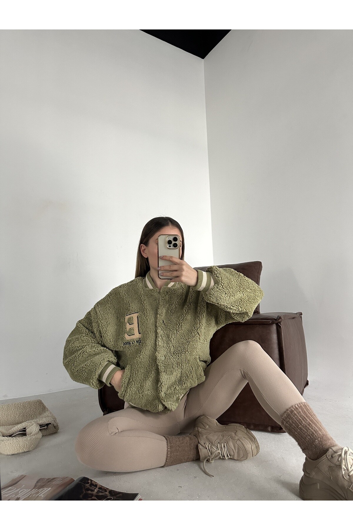 Kadın İçi Astarlı Peluş Bomber Mont  Haki Yeşil