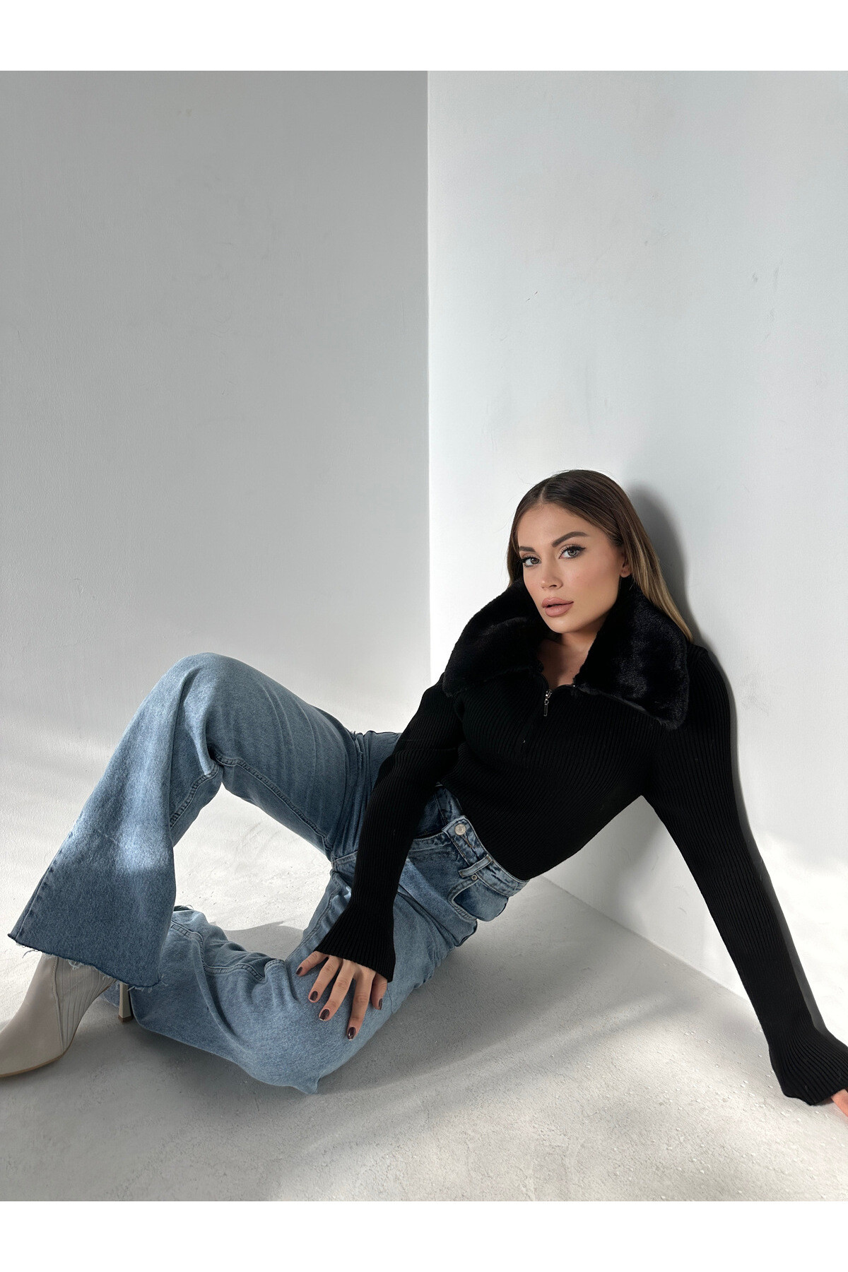 Kadın Kürk Yaka Fermuarlı Triko Kazak Siyah