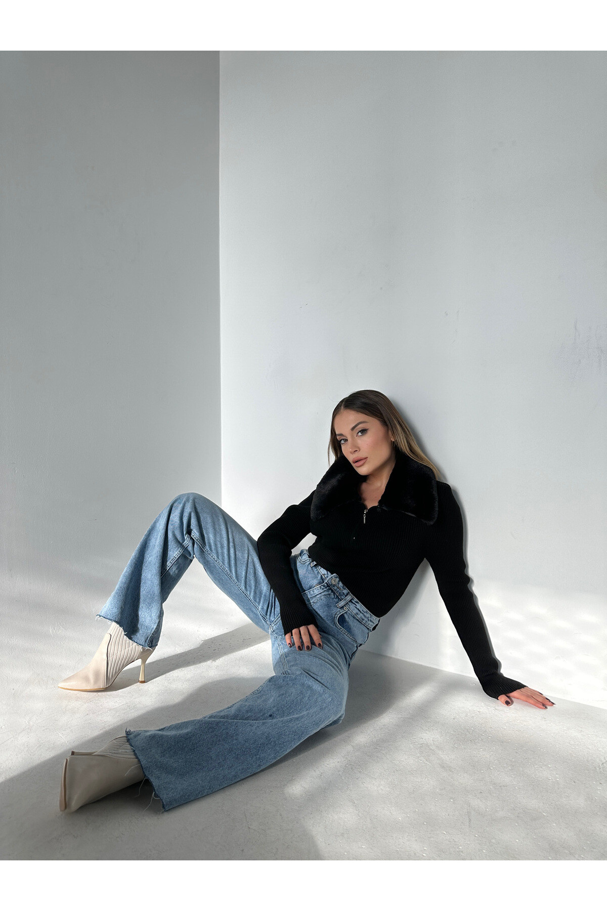 Kadın Kürk Yaka Fermuarlı Triko Kazak Siyah