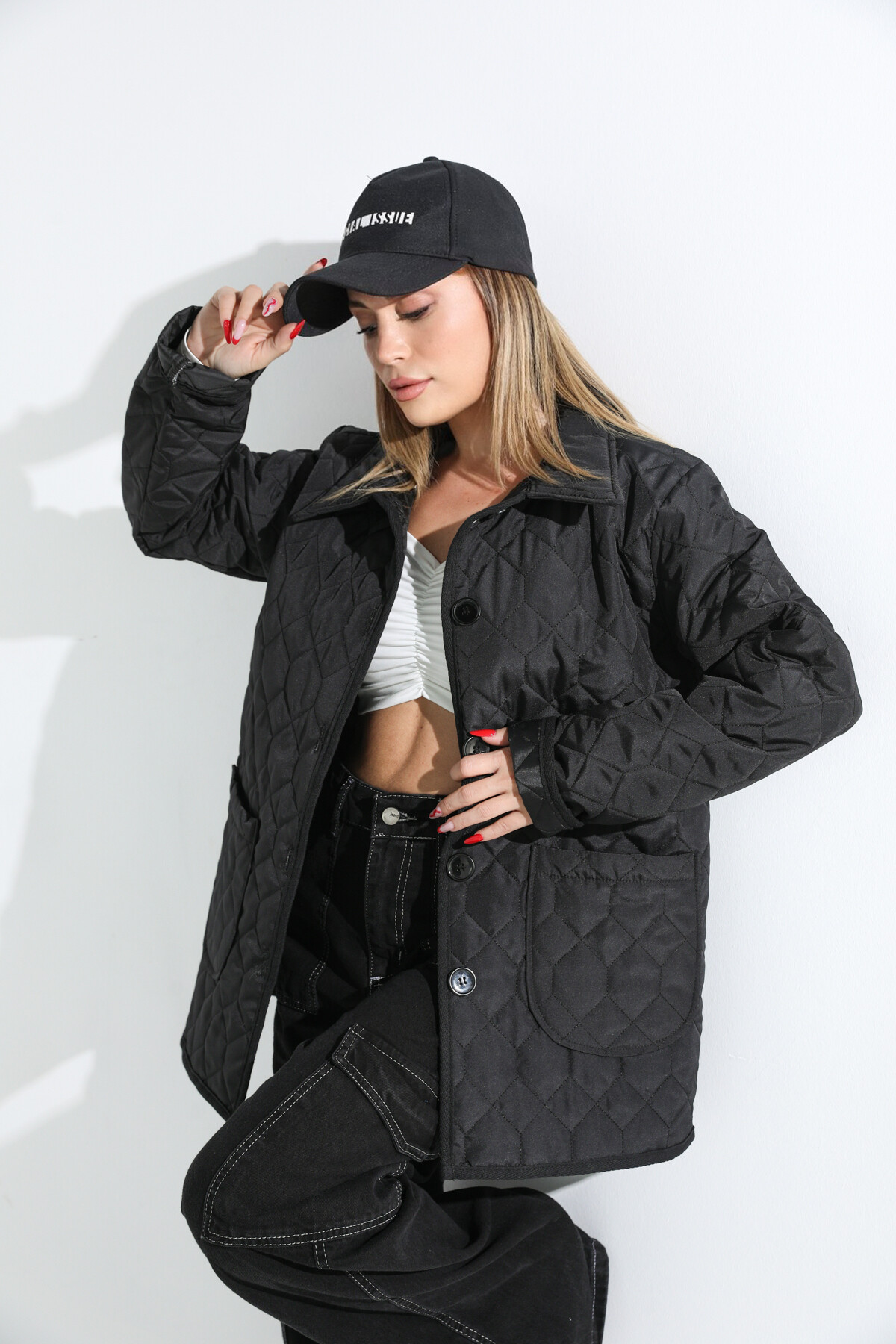 Kadın Oversize Düğmeli Cepli Kapitone Mont Siyah