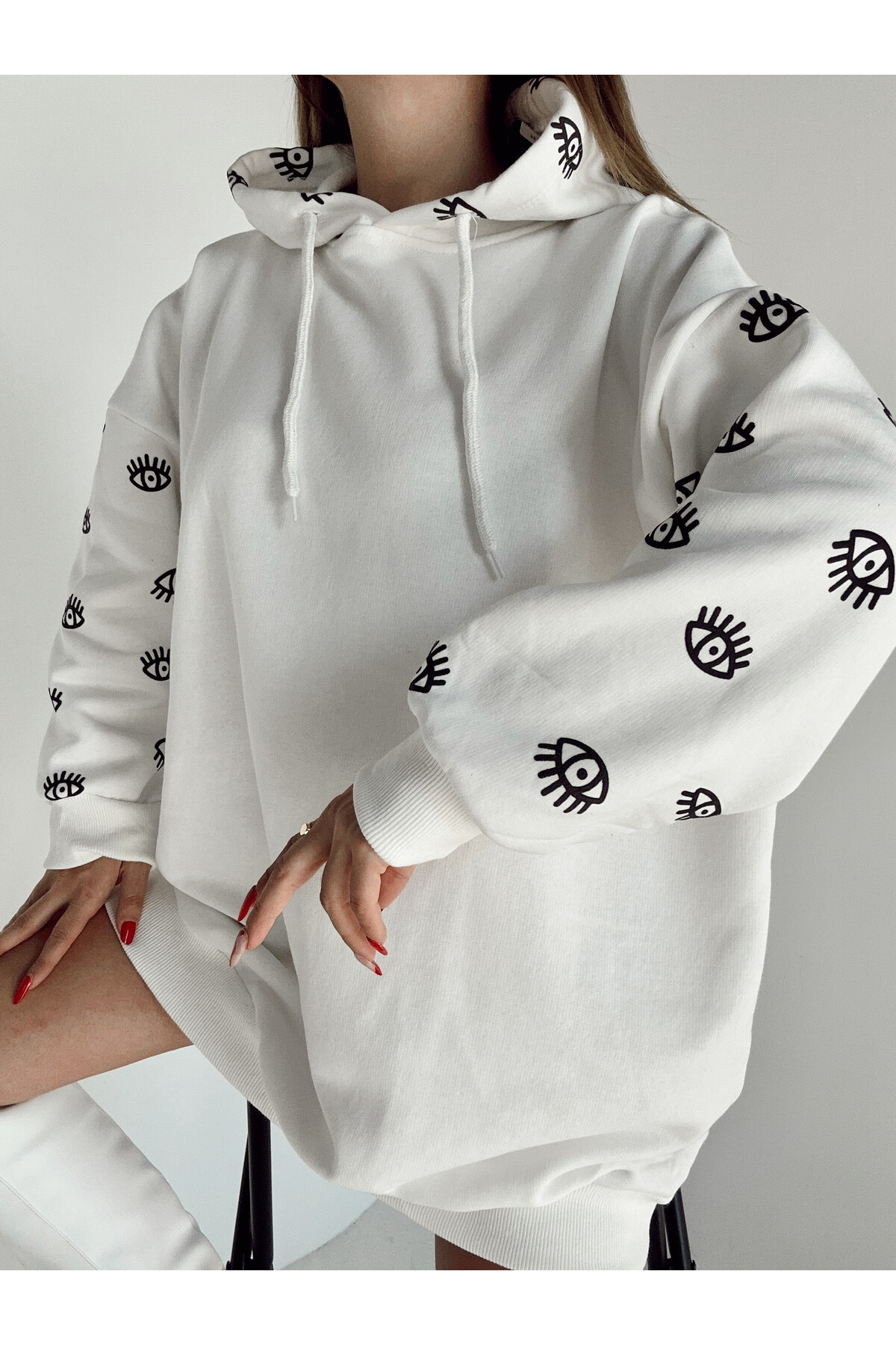 Kadın Oversize Şardonlu Göz Baskılı Sweatshirt Beyaz