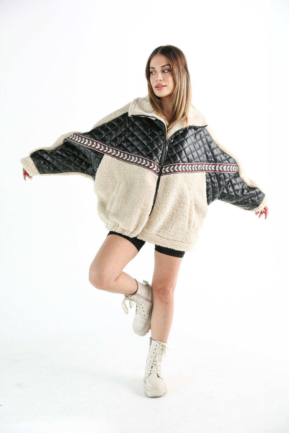 Kadın Oversize Yarım Deri Kapitoneli Peluş Mont Krem