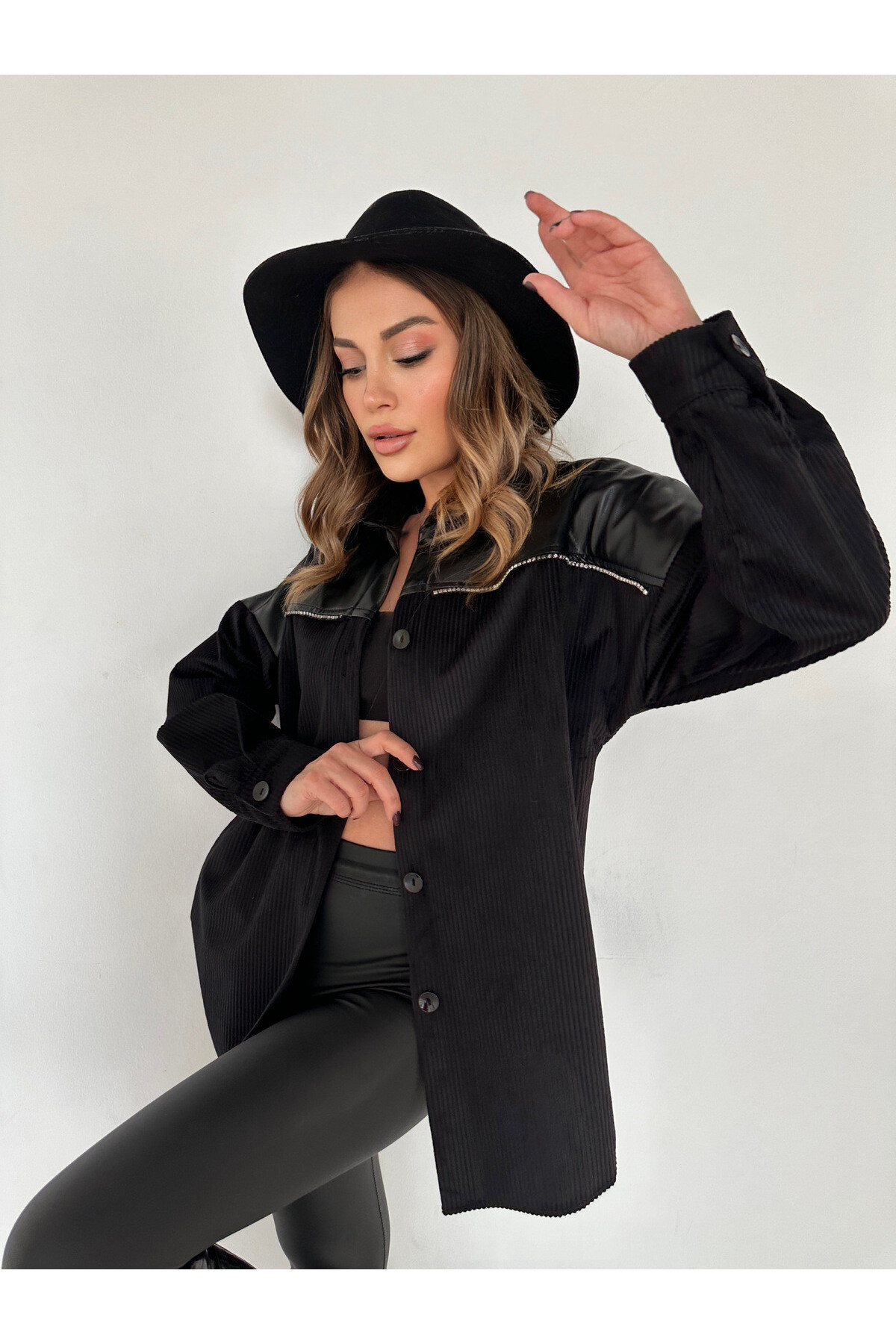 Kadın Siyah Chan Kadife Taş Detaylı Deri Ceket