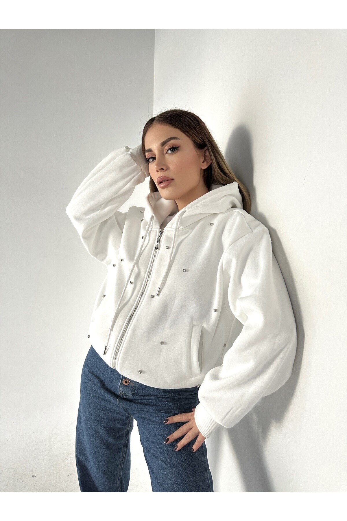 Kadın Taş Baskılı Şardonlu Sweatshirt  Beyaz