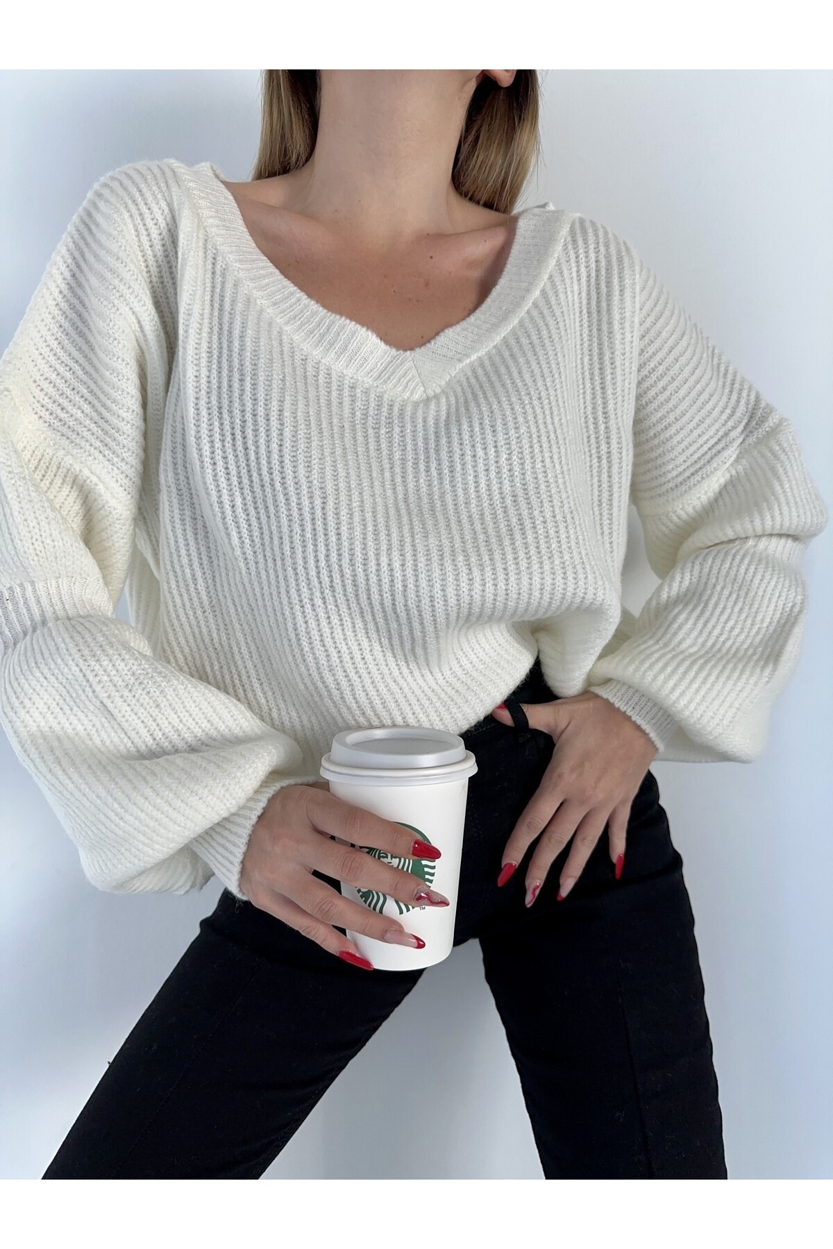 Kadın V Yaka Kolları Volanlı Triko Kazak  Beyaz