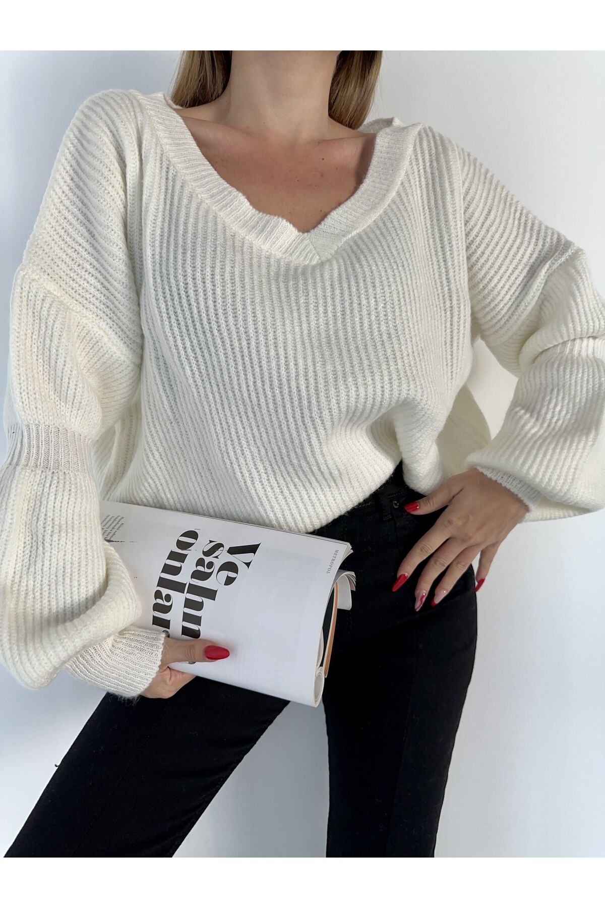 Kadın V Yaka Kolları Volanlı Triko Kazak  Beyaz