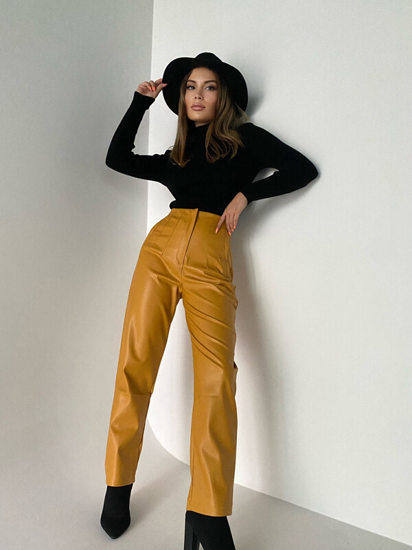 Kadın Yüksek Bel Pileli Şardonlı Havuç Deri Pantolon Hardal
