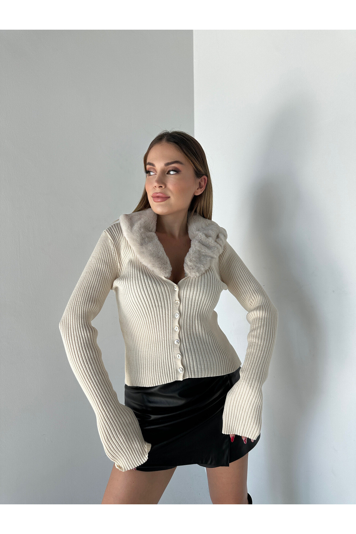 V Yaka Kürklü Fitilli Hırka