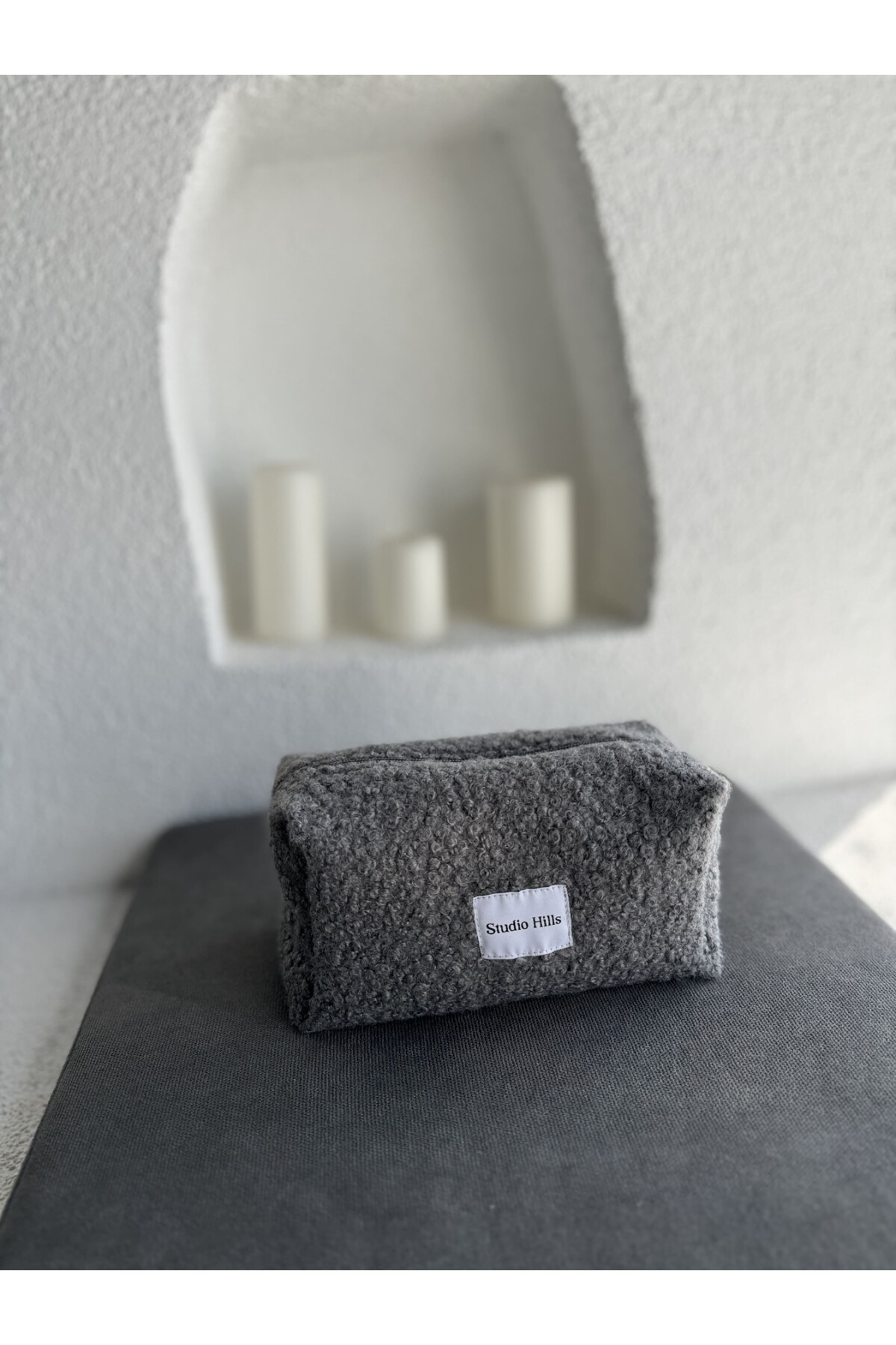 Hills Studio Gri Peluş Büyük Boy Puffy Makyaj Çantası