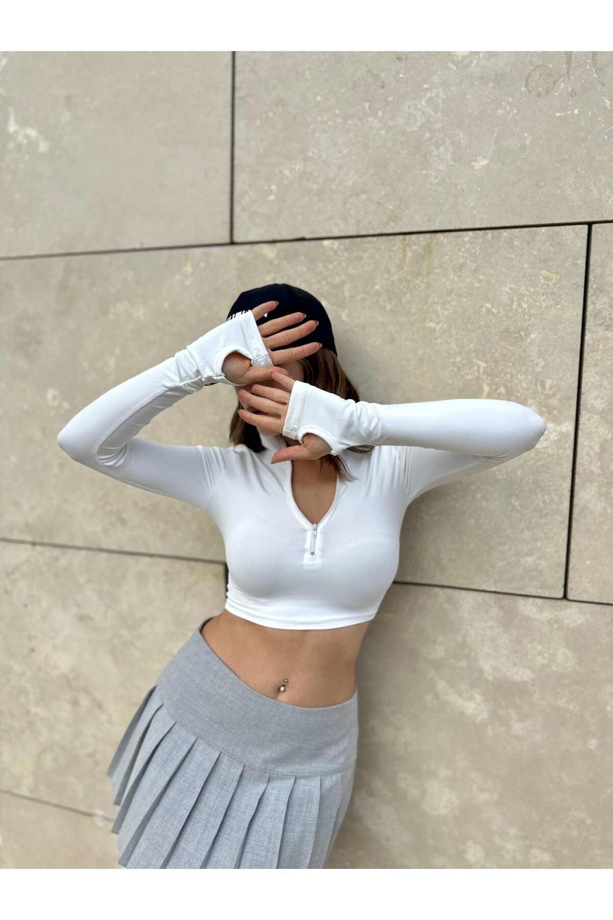 Kadın Beyaz Dalgıç Parmak Geçmeli Crop Büstiyer