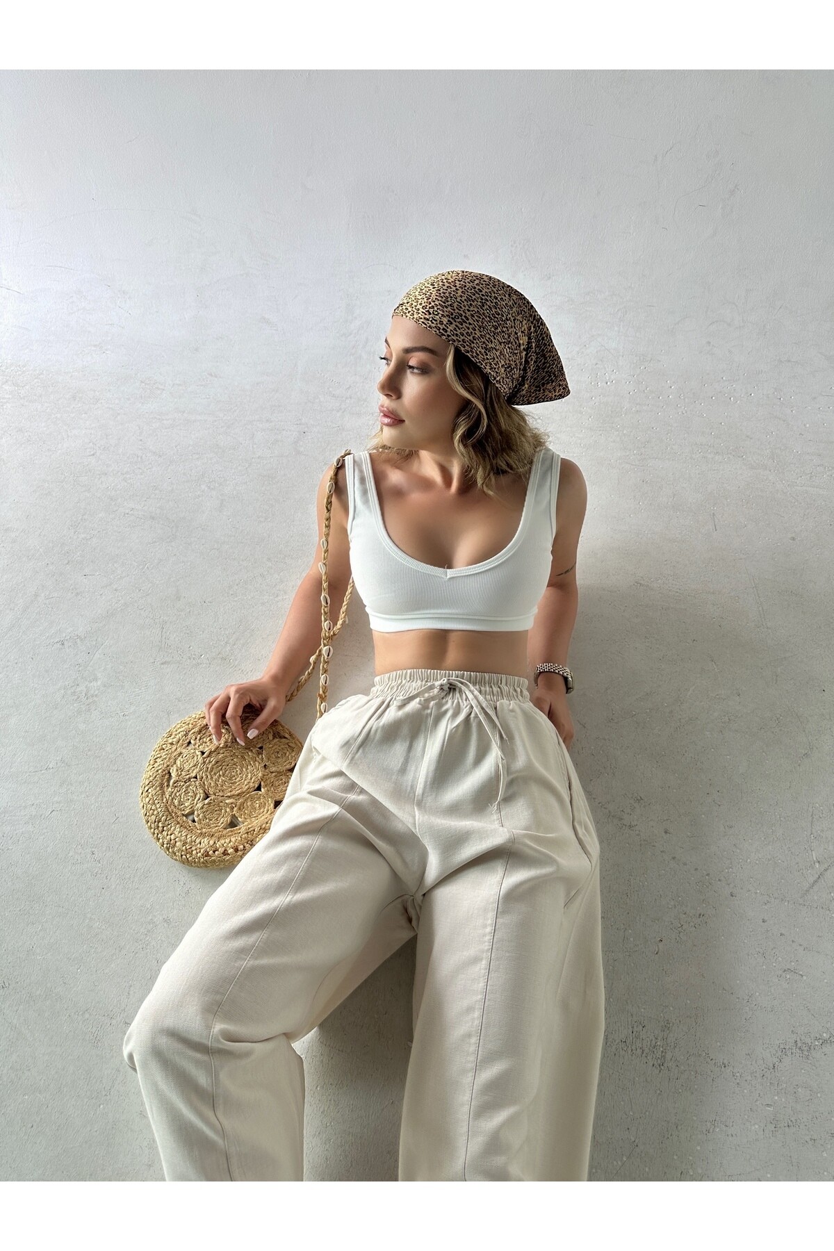 Kadın Beyaz V Yaka Fitilli Crop