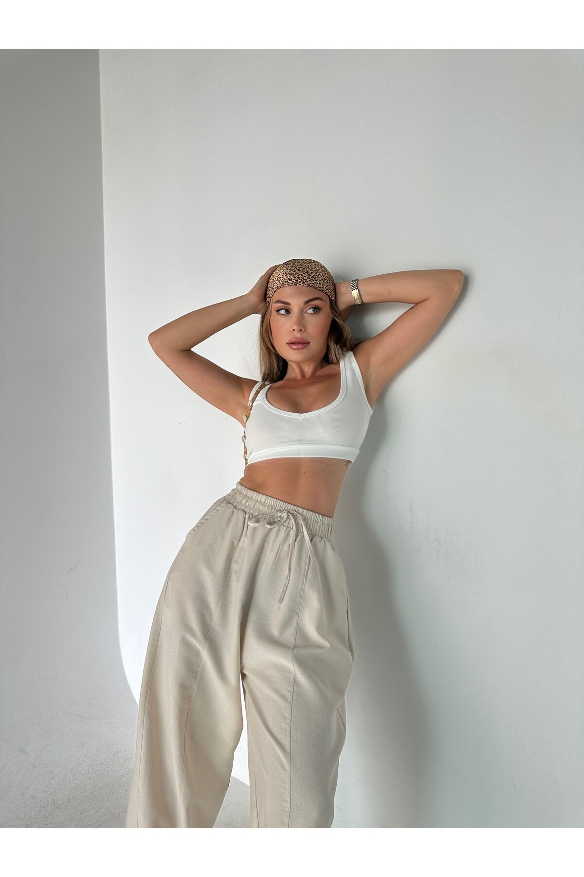 Kadın Beyaz V Yaka Fitilli Crop