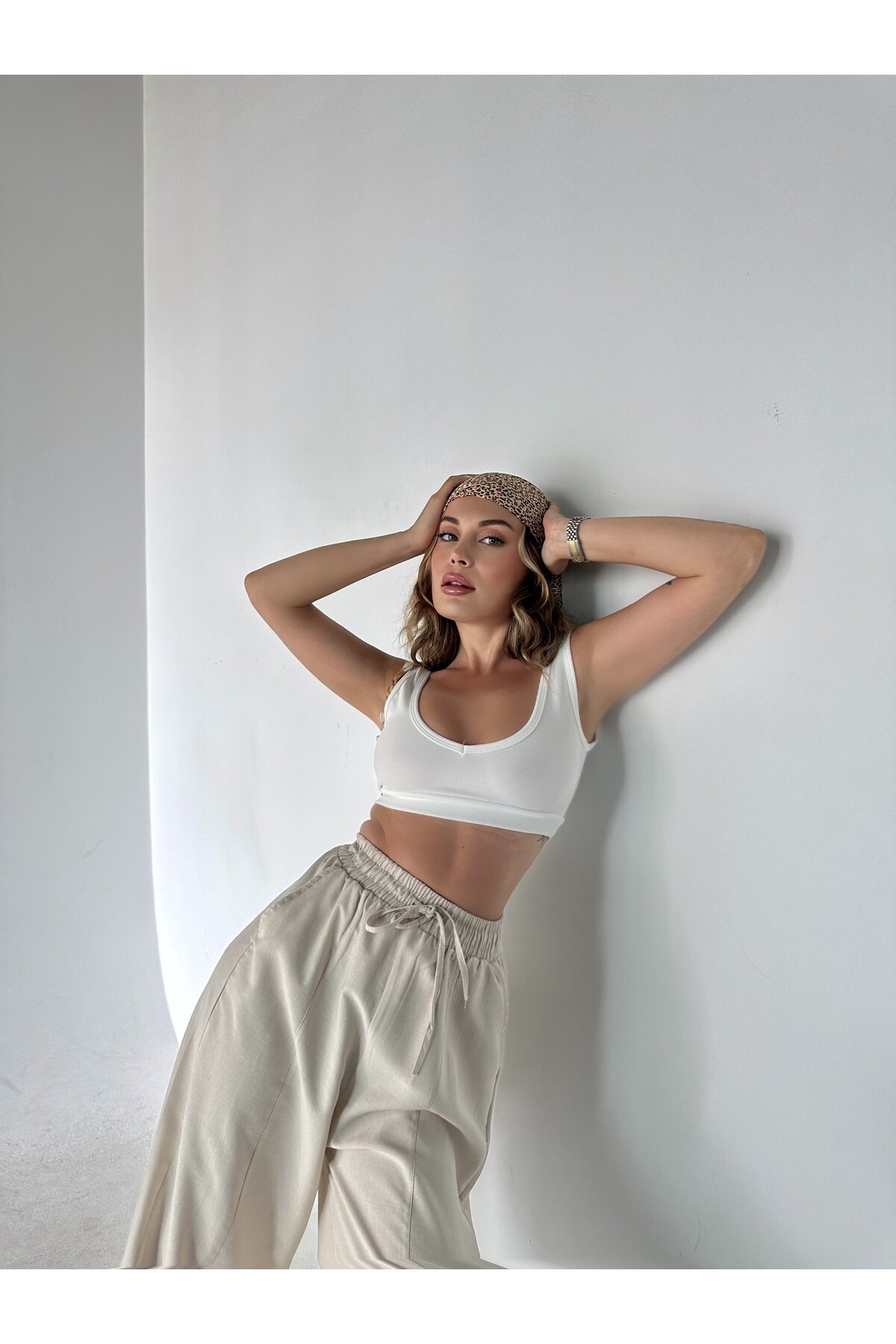 Kadın Beyaz V Yaka Fitilli Crop