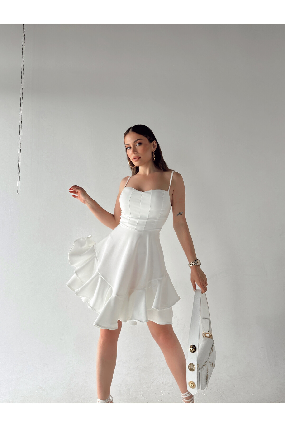 Kadın Beyaz  Volanlı Astarlı Ayarlanabilir Askılı Elbise