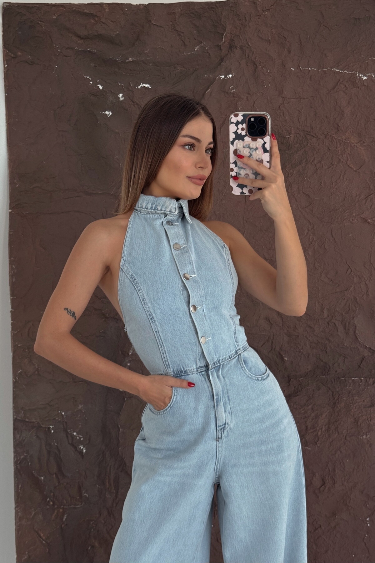 Kadın buz mavi sırt dekolteli geniş paça jean tulum