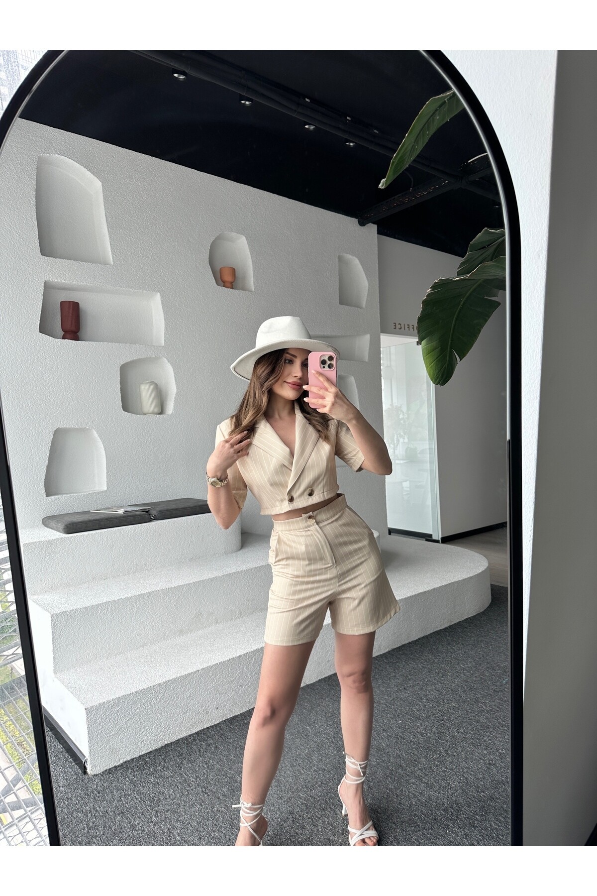 Kadın Çizgili Atlas Kumaş Şort Takım Krem