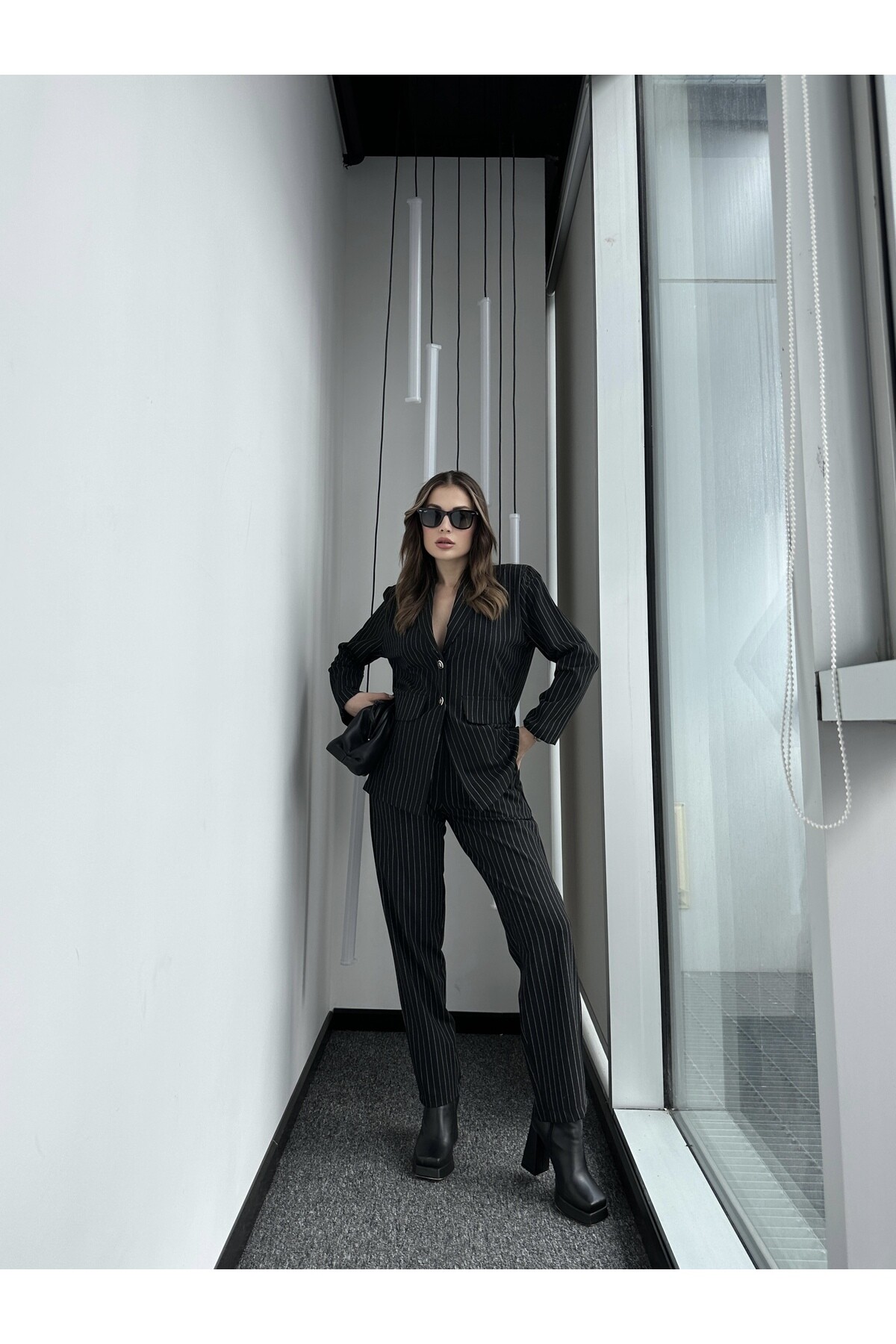 Kadın Düğme Detaylı Çizgili Mevsimlik Pantolon Ceket Takım Siyah