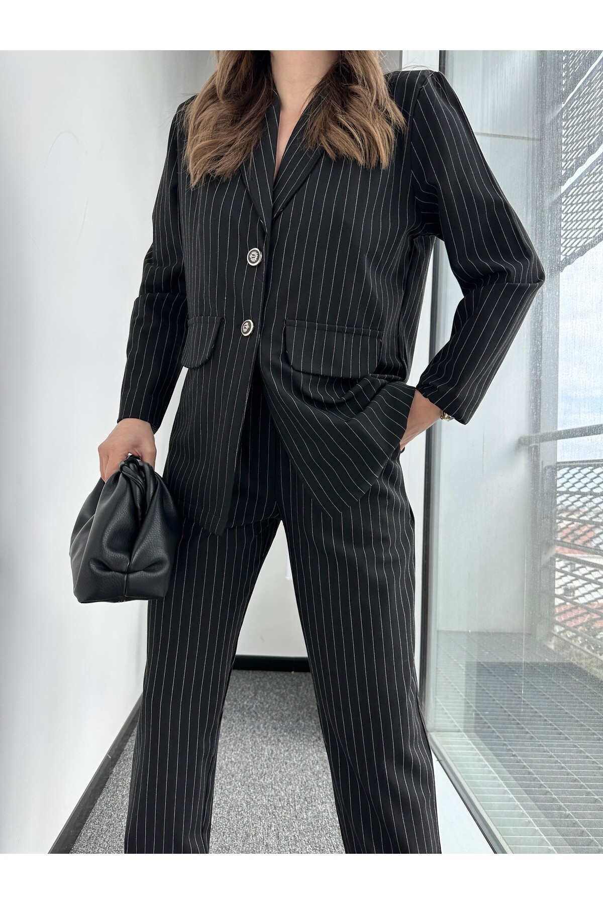 Kadın Düğme Detaylı Çizgili Mevsimlik Pantolon Ceket Takım Siyah