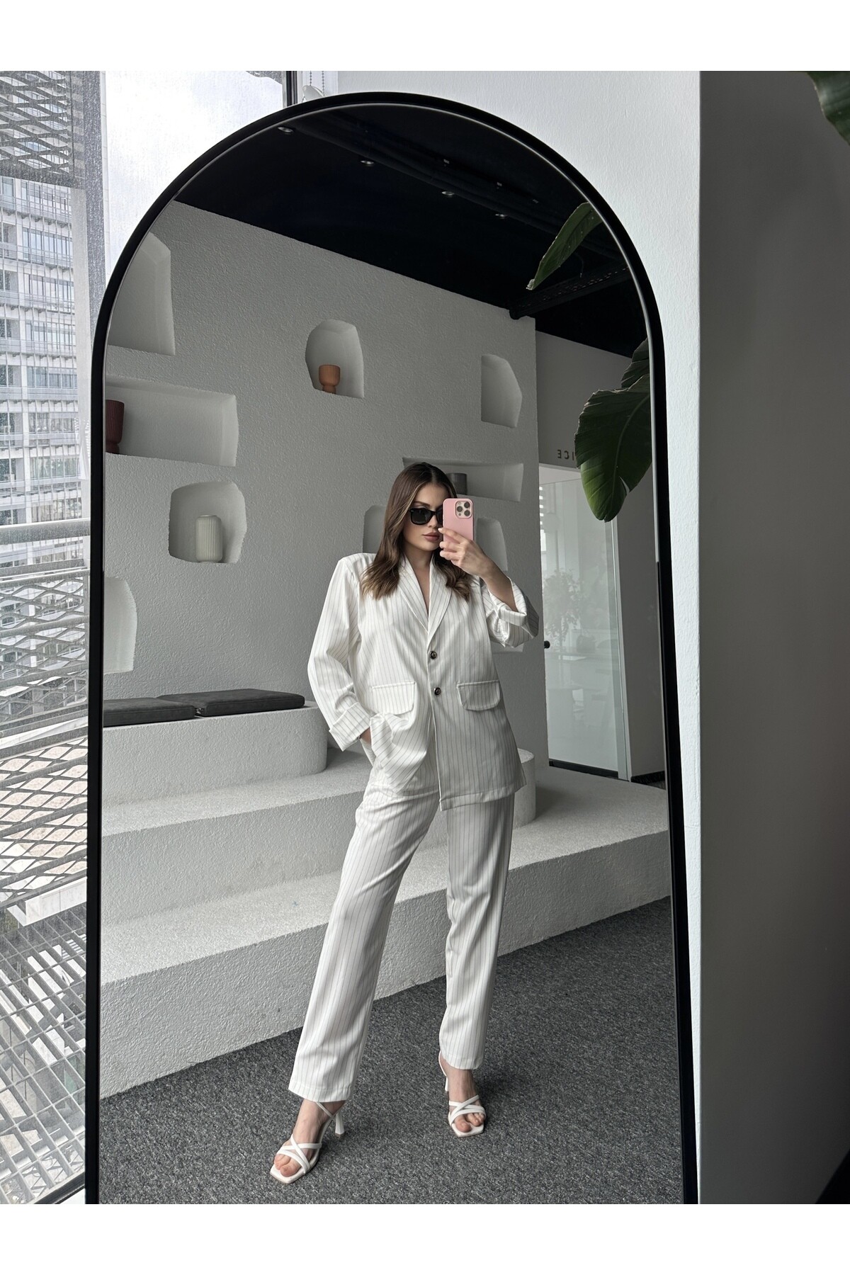 Kadın Düğme Detaylı Çizgili Mevsimlik Pantolon Ceket Takım  Beyaz