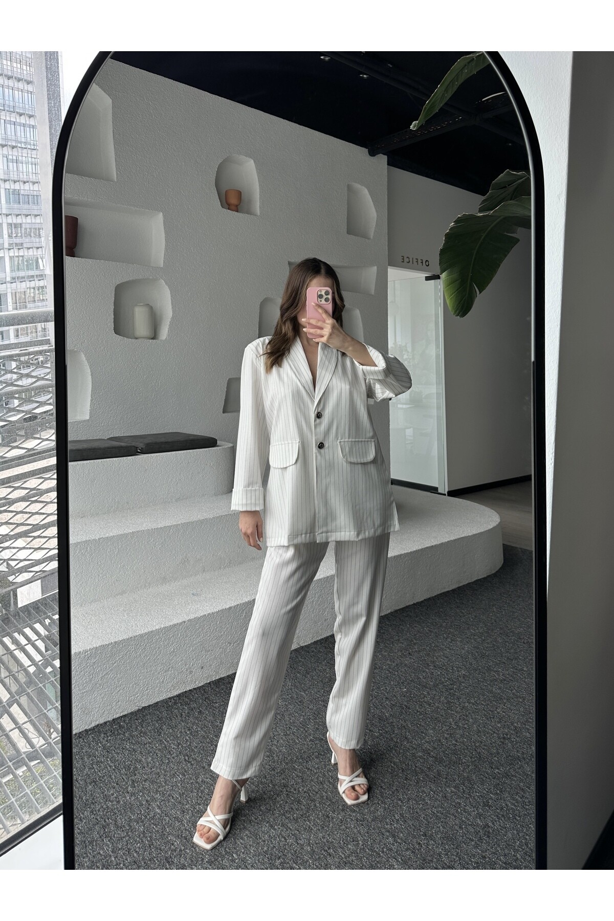 Kadın Düğme Detaylı Çizgili Mevsimlik Pantolon Ceket Takım  Beyaz
