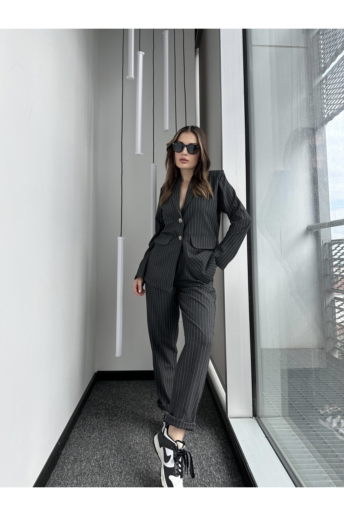 Kadın Düğme Detaylı Çizgili Mevsimlik Pantolon Ceket Takım Gri