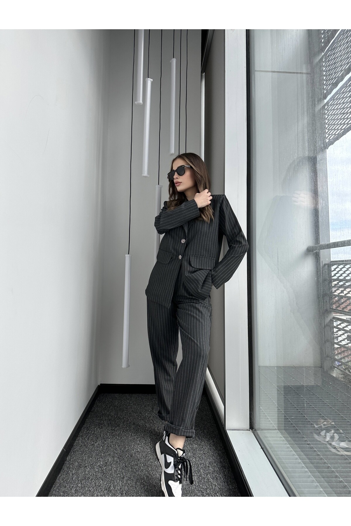 Kadın Düğme Detaylı Çizgili Mevsimlik Pantolon Ceket Takım Gri