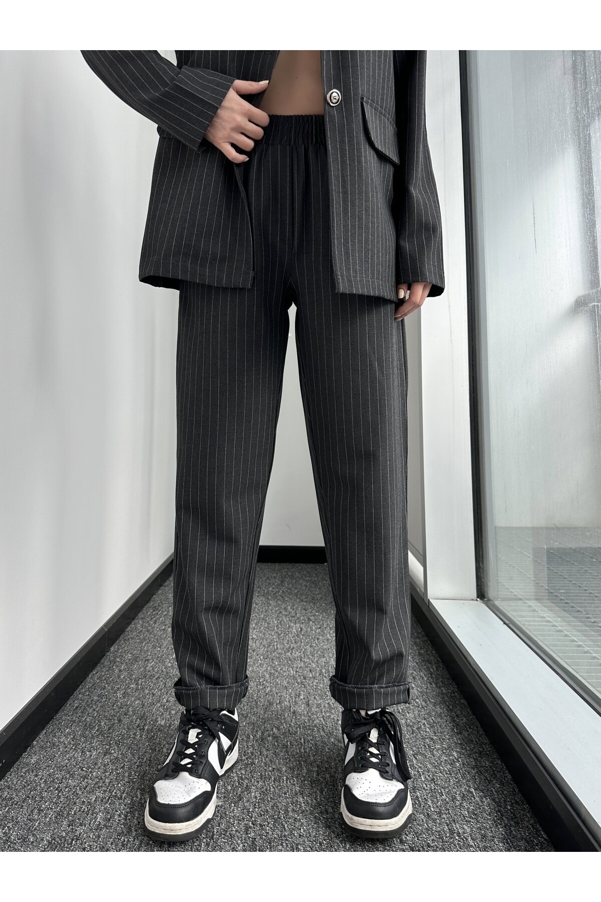 Kadın Düğme Detaylı Çizgili Mevsimlik Pantolon Ceket Takım Gri