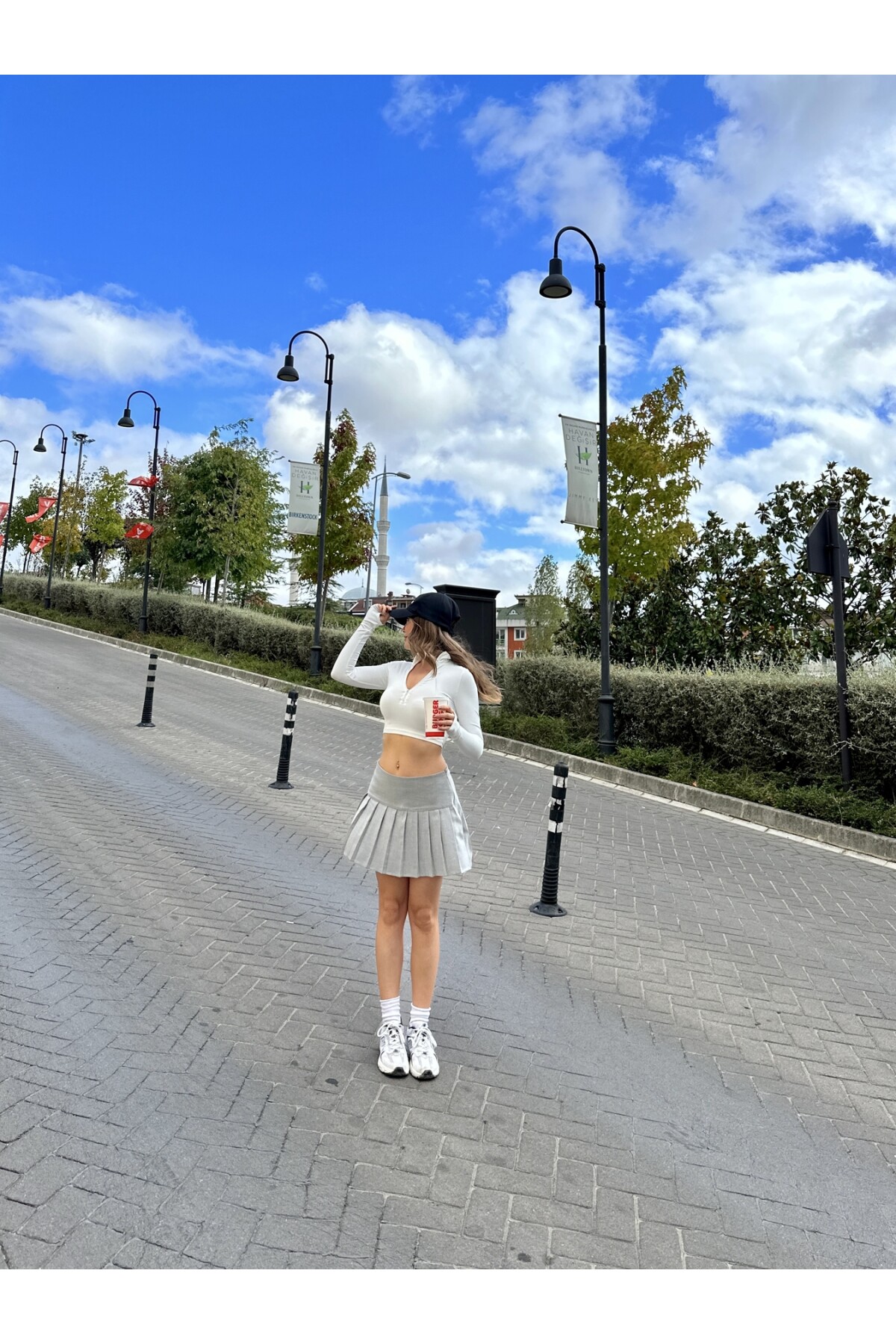 Kadın Gri Düşük Bel Pileli Şortlu Etek