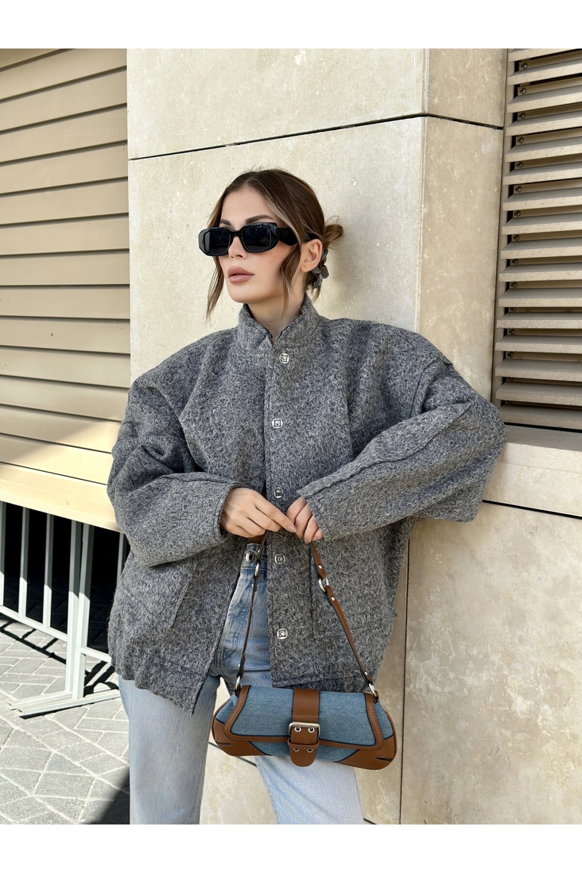 Kadın Gri Kaşe Büyük Cepli Buklet Oversize Ceket