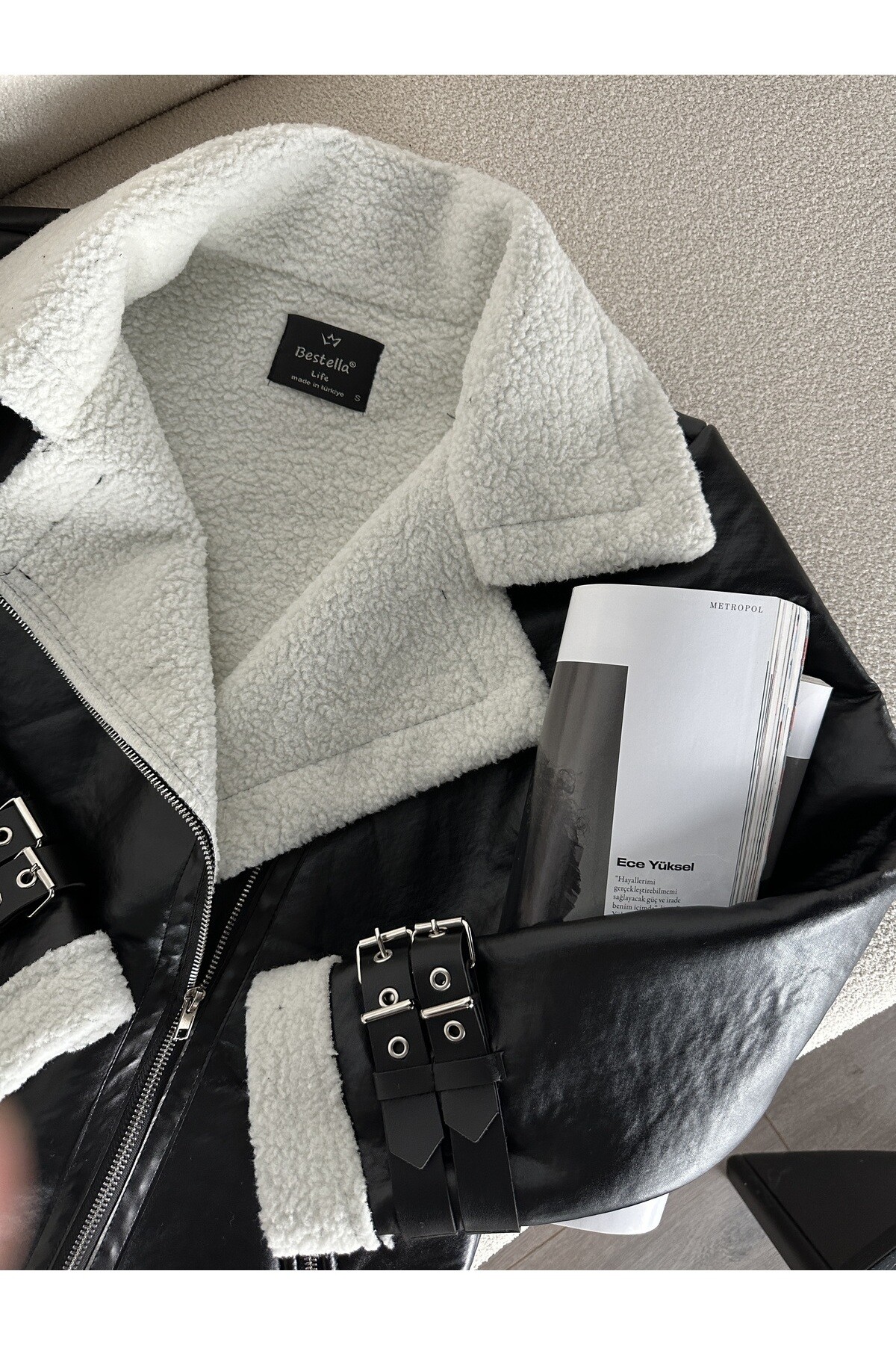 Kadın İçi Ful Kürklü Kemer Detaylı Deri Kaban  Siyah