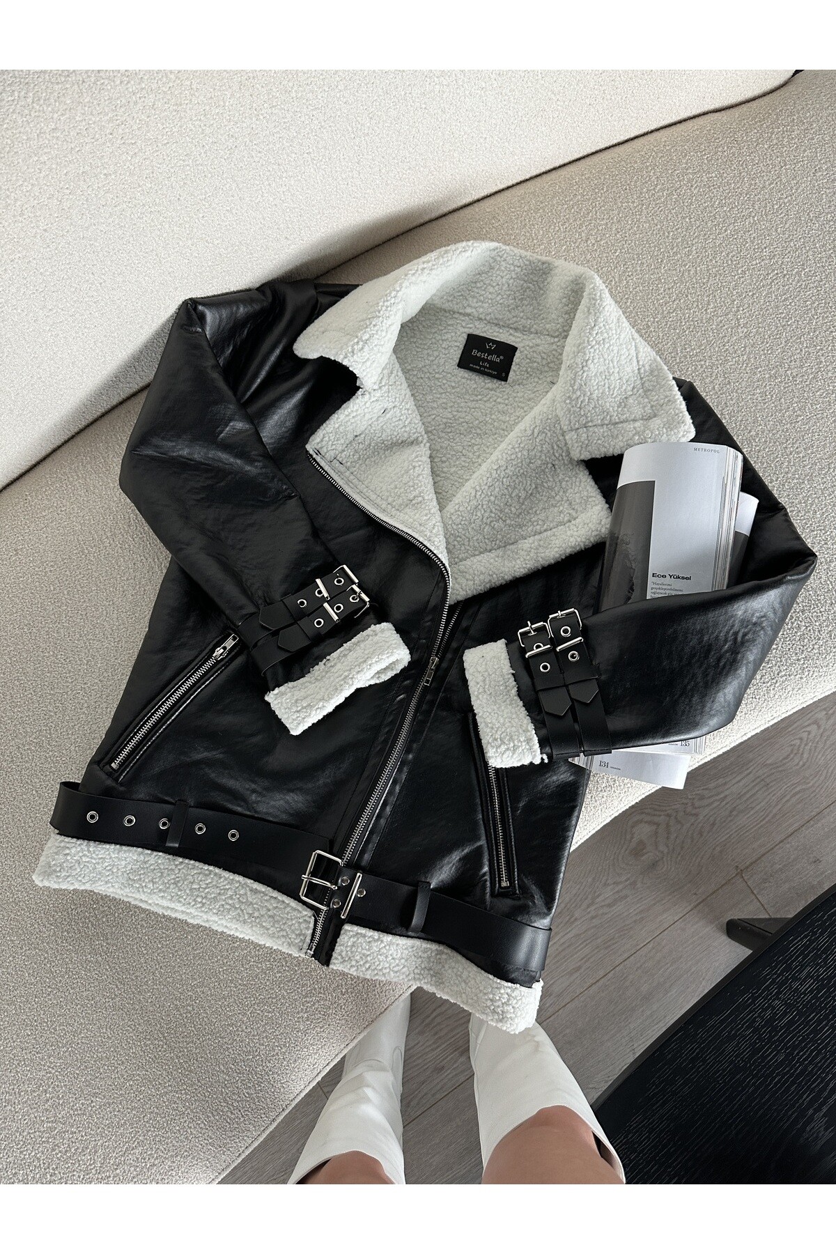 Kadın İçi Ful Kürklü Kemer Detaylı Deri Kaban  Siyah