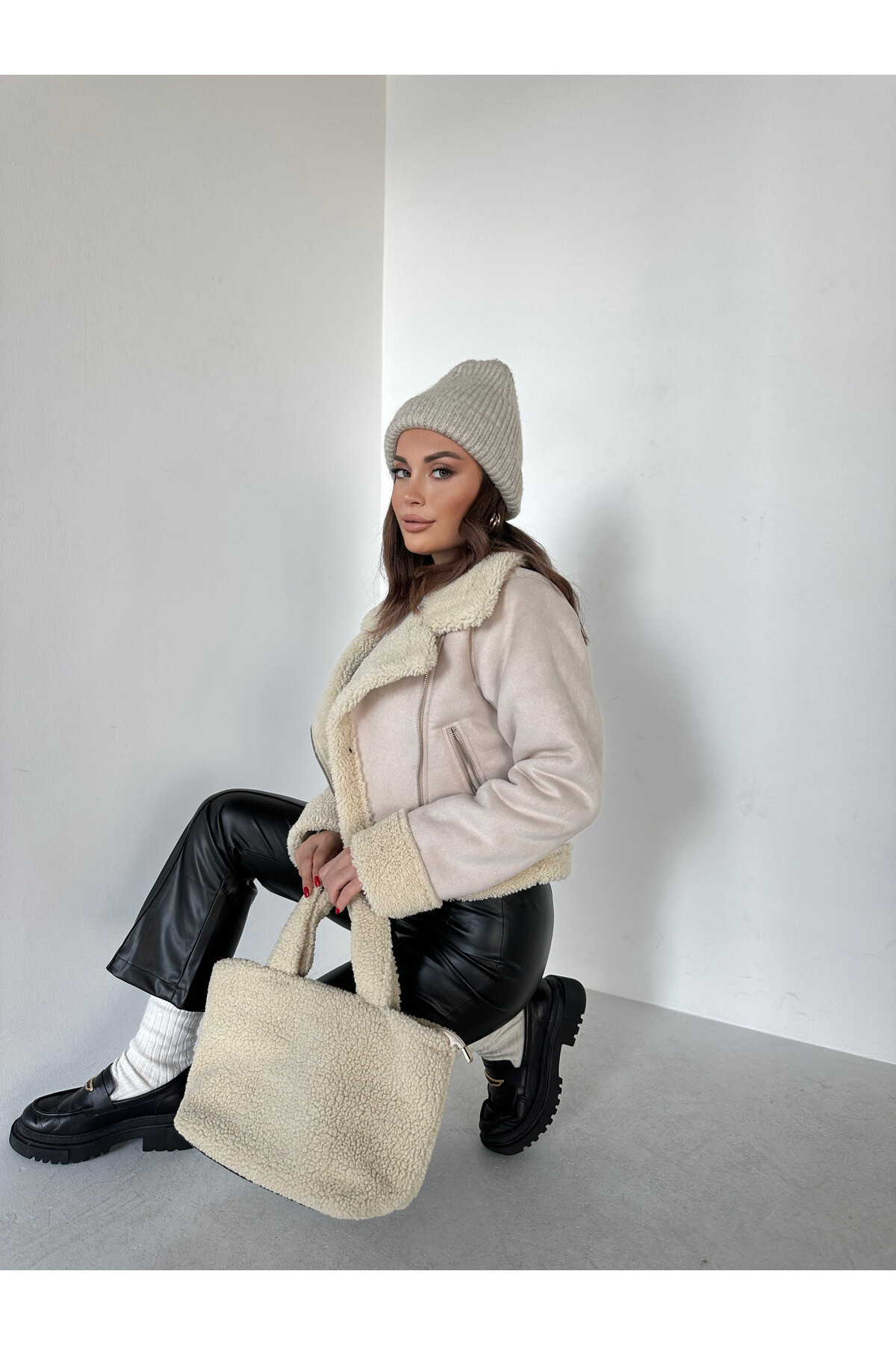 Kadın İçi Ful Kürklü Süet Mont   Taş