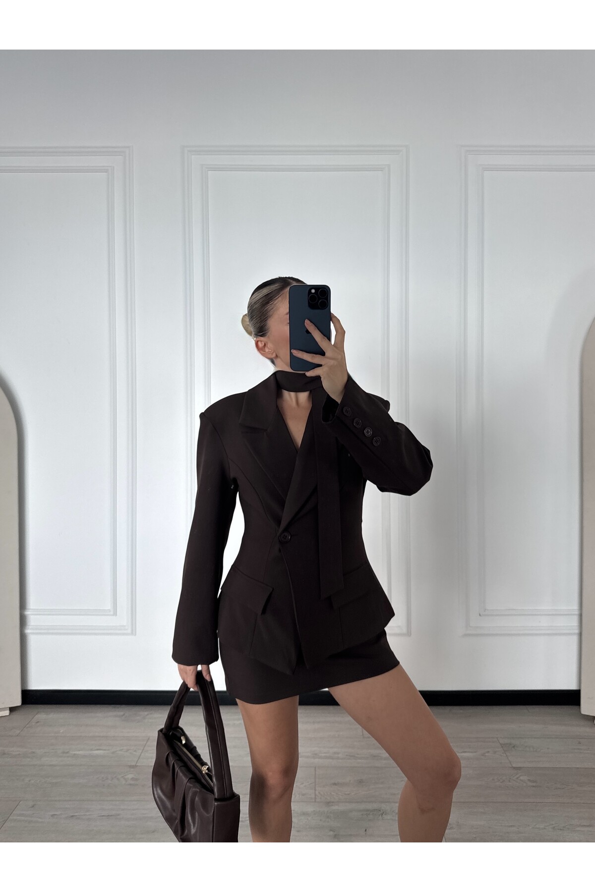 Kadın Kahverengi Boyun Kemerli Etek Ceket Takım