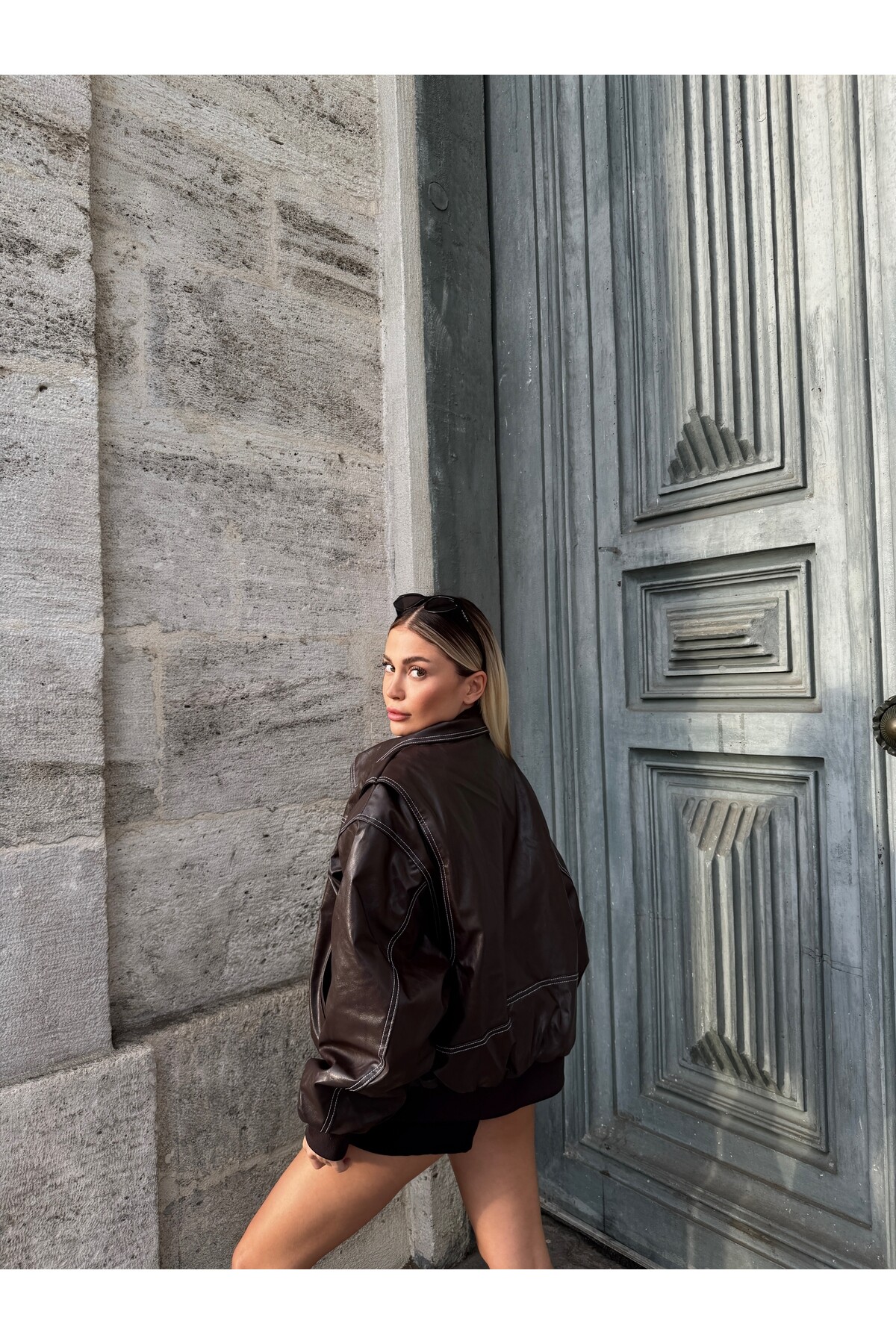 Kadın Kahverengi Dikiş Detaylı Deri Ceket