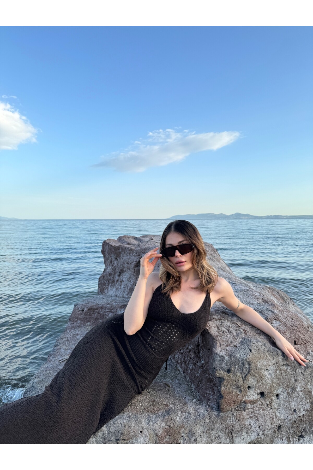 Kadın kahverengi sırt bağlamalı triko örgü elbise