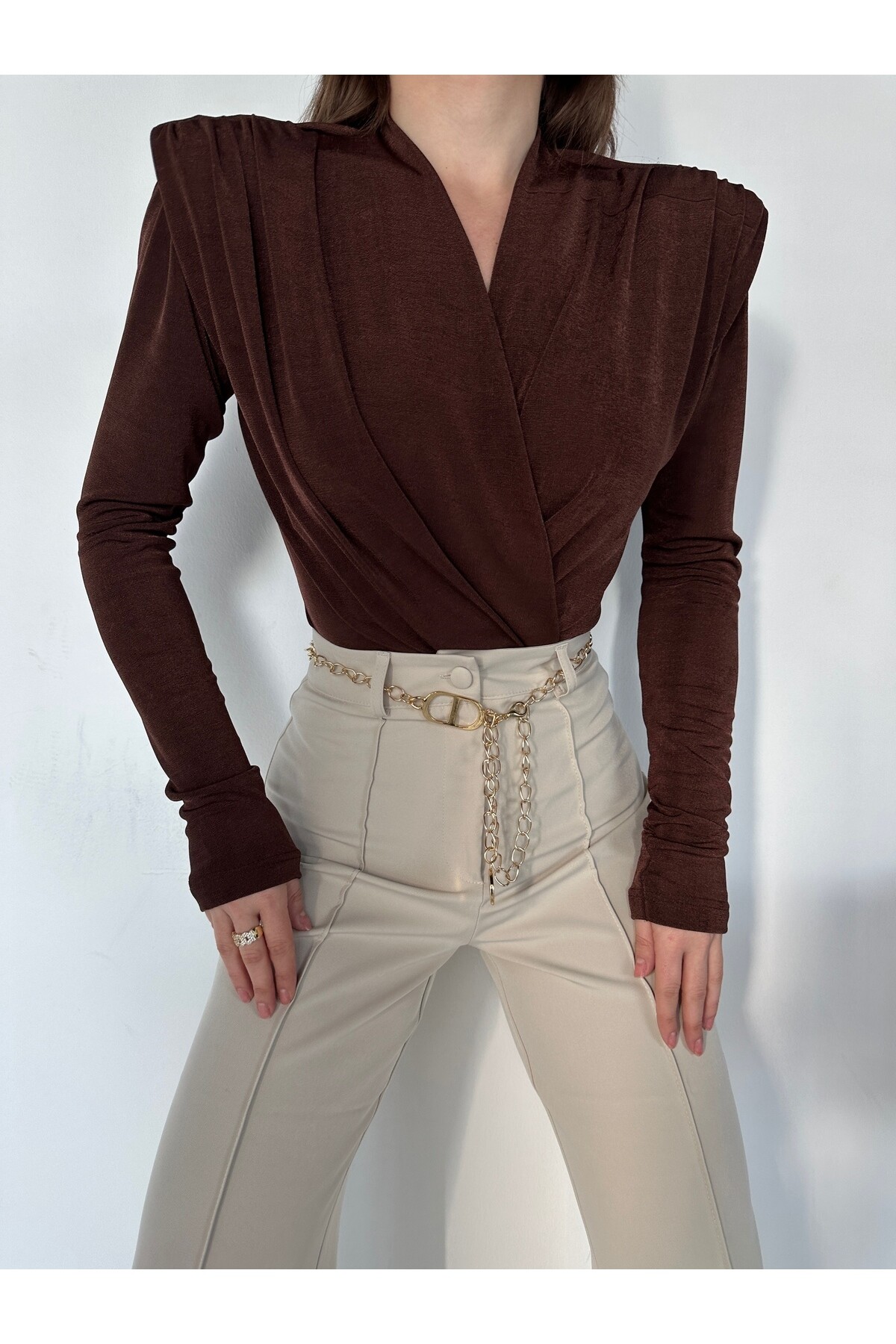 Kadın Kolları Vatkalı Çıtçıtlı Buzzy Kumaş Bluz  Kahverengi