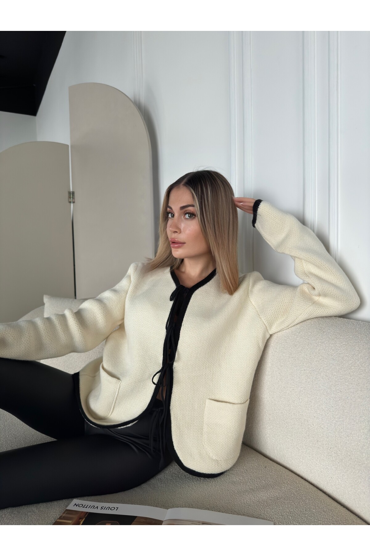 Kadın Krem Bağcık Detaylı Premium Cepli Hırka