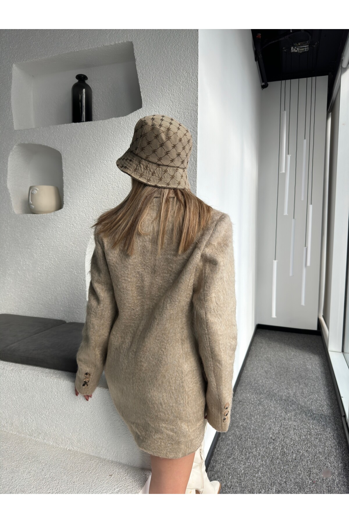 Kadın krem düğmeli sakallı blazer ceket