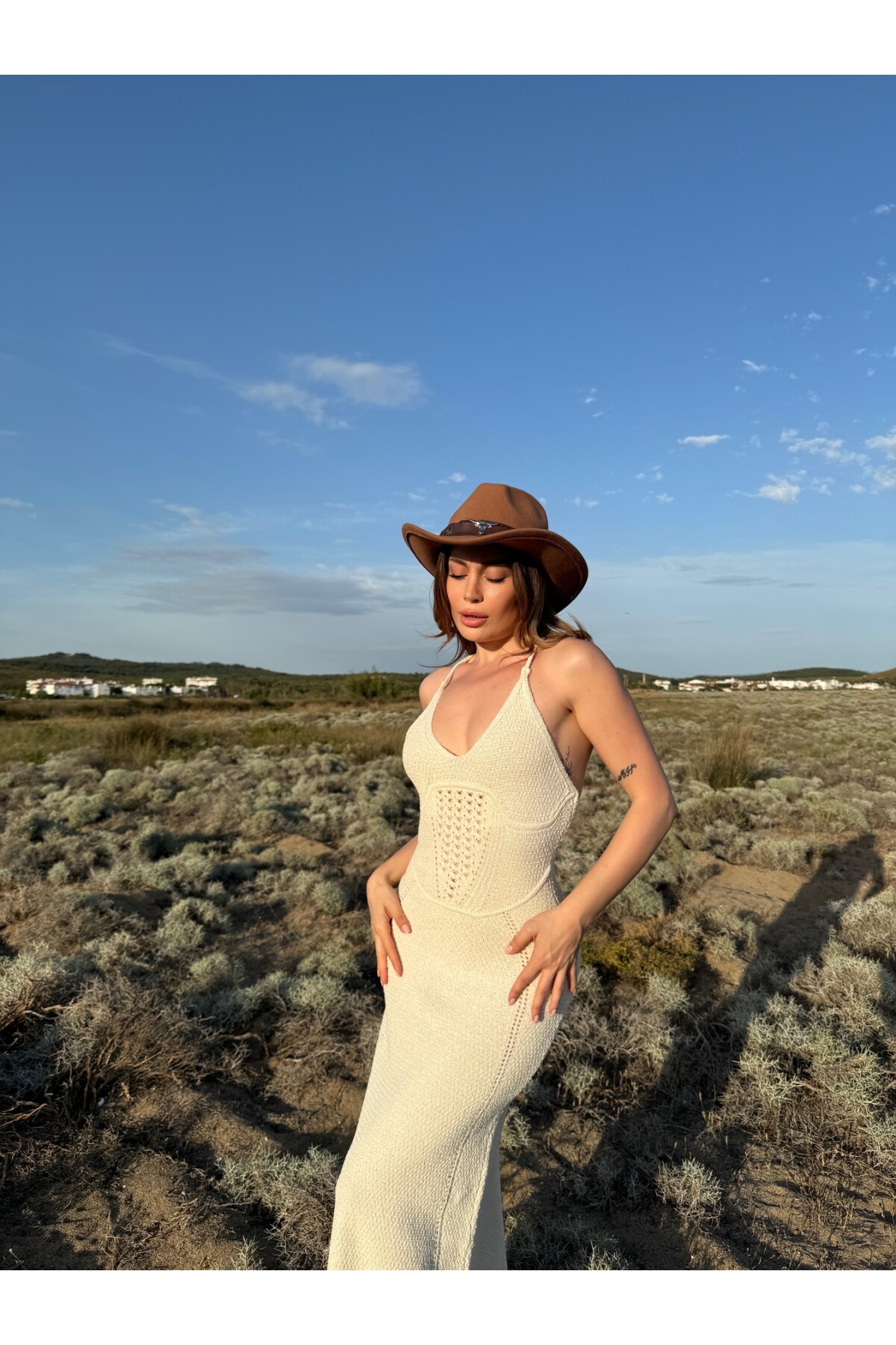 Kadın krem sırt bağlamalı triko örgü elbise