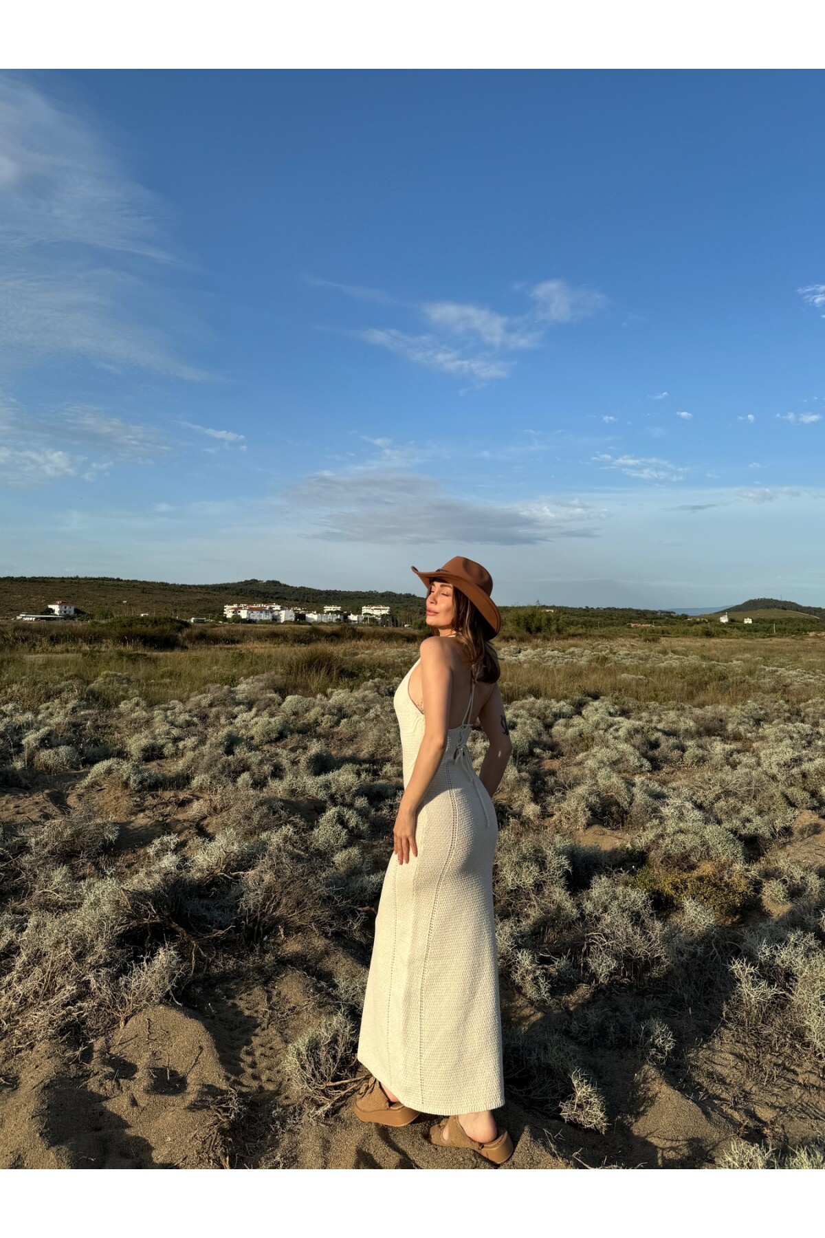 Kadın krem sırt bağlamalı triko örgü elbise