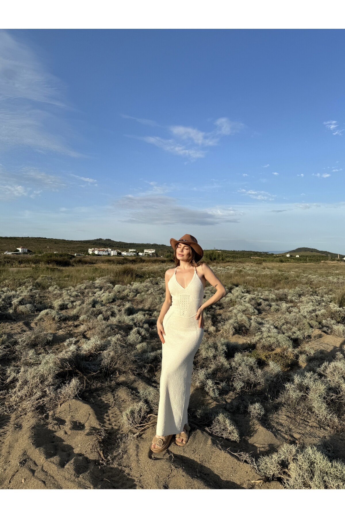 Kadın krem sırt bağlamalı triko örgü elbise