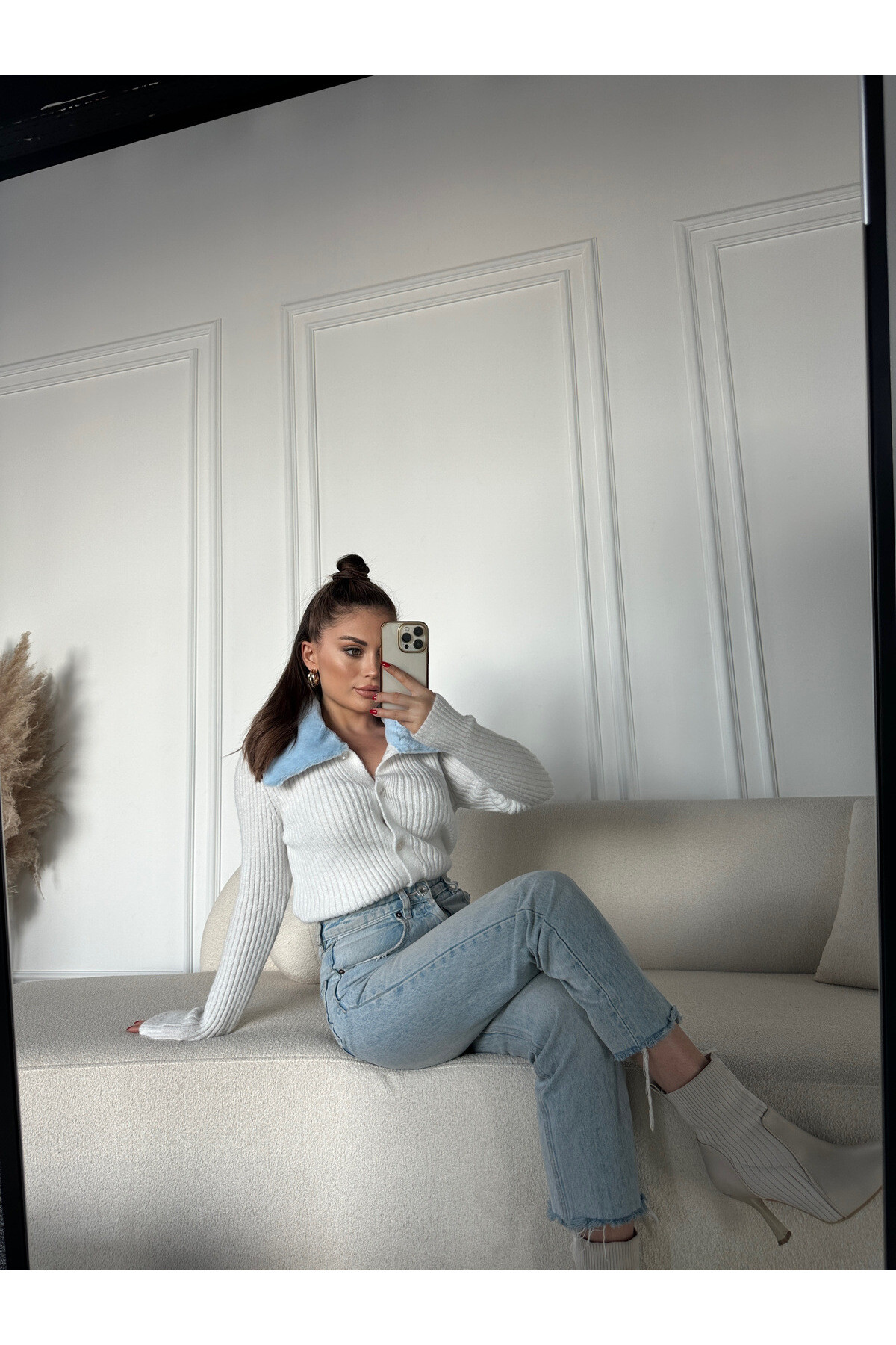 Kadın Kürk Yaka Düğmeli Yumoş Hırka  Beyaz